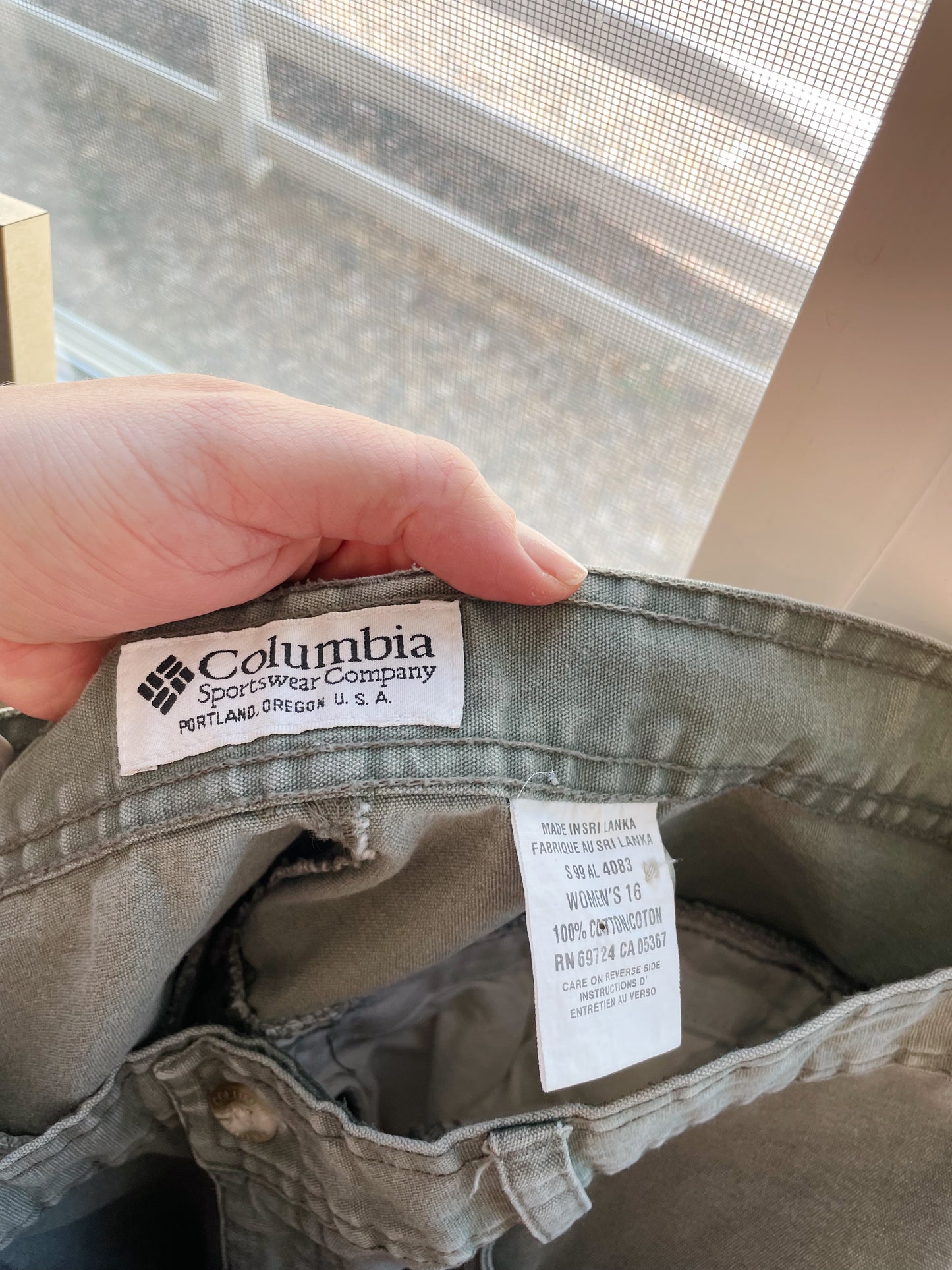 Vintage Columbia Green Shorts (31)