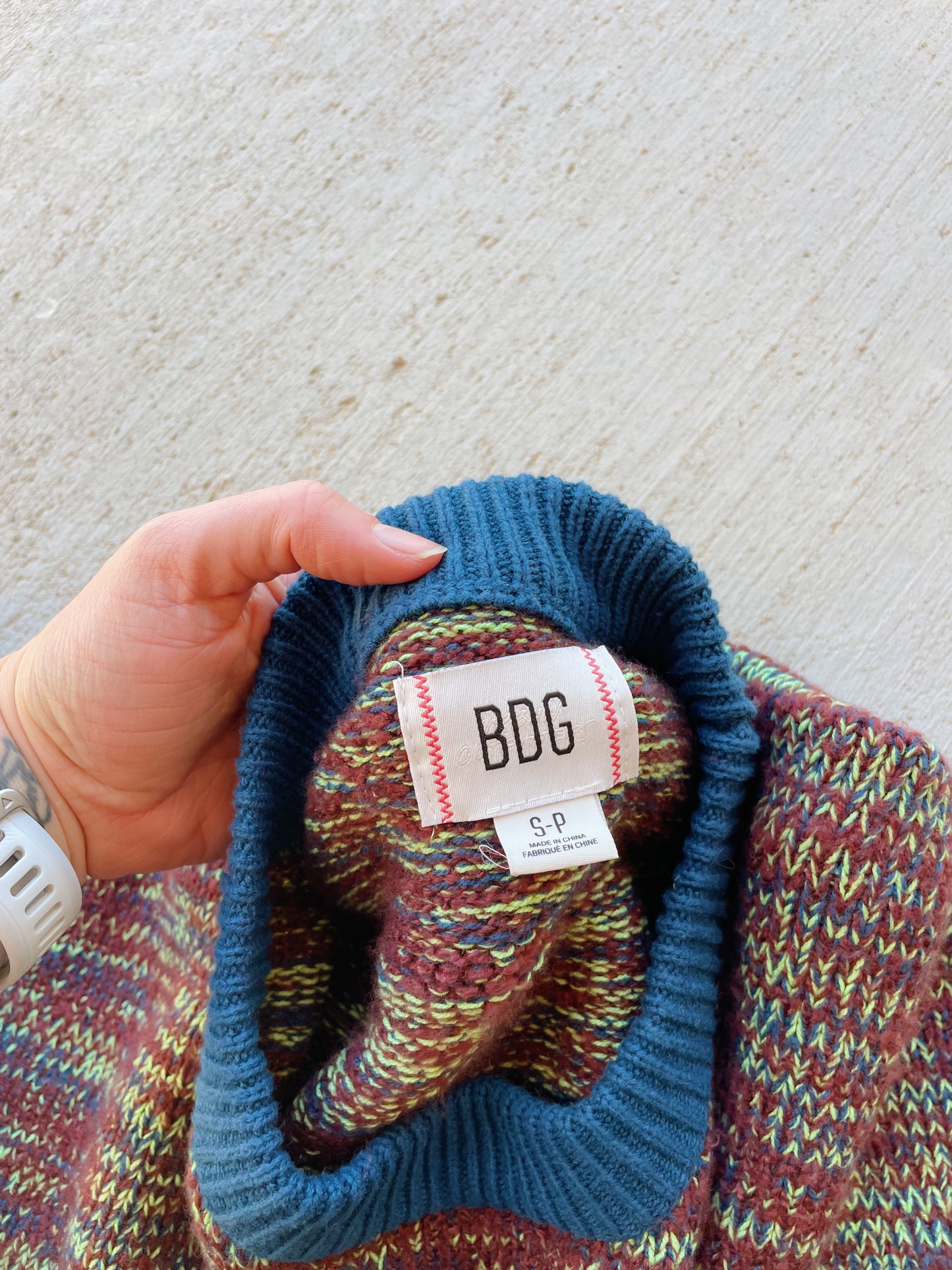 BDG Slouchy Sweater (XL)