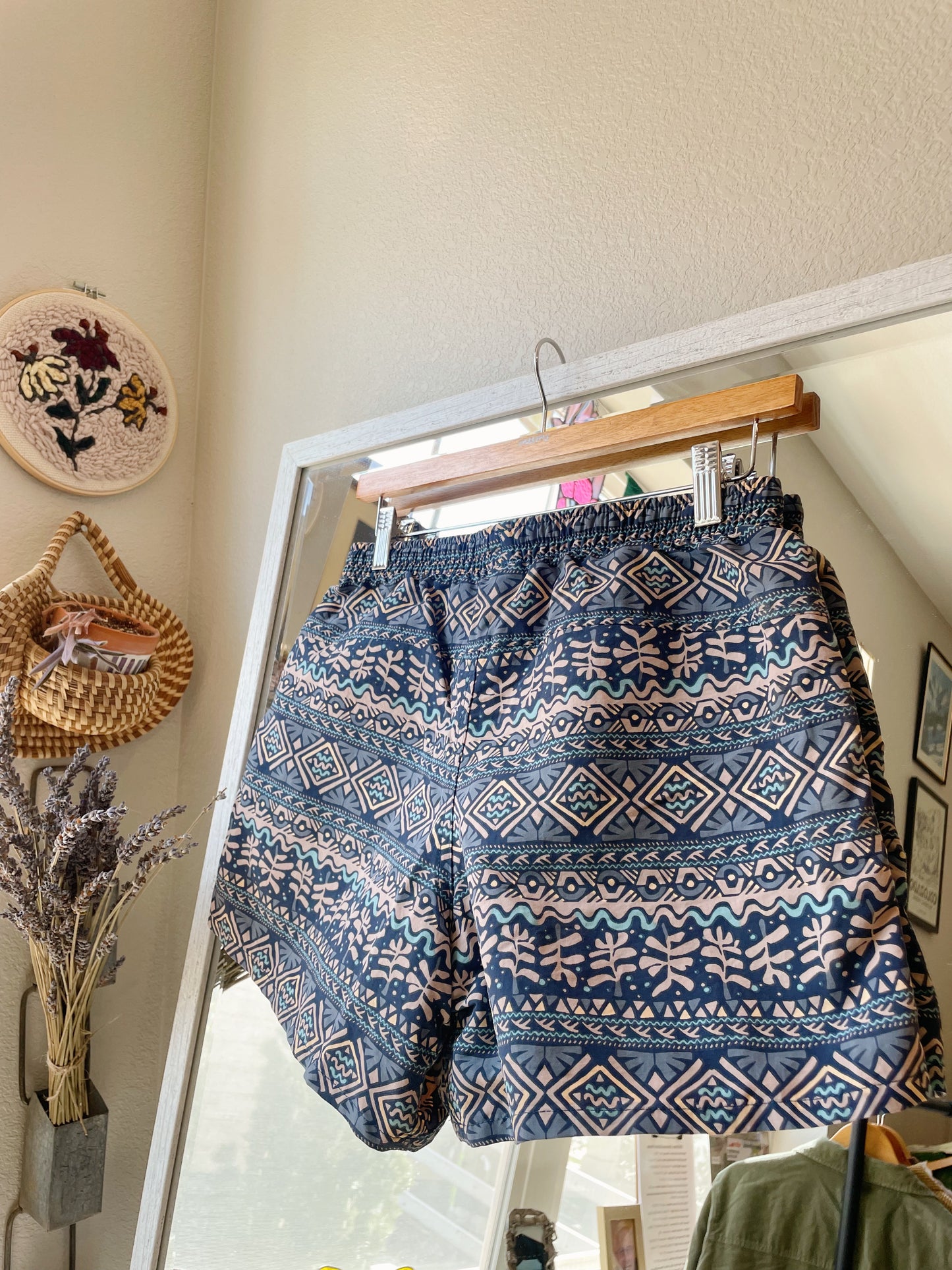 Patagonia Blue Patterned Baggies Shorts (S)
