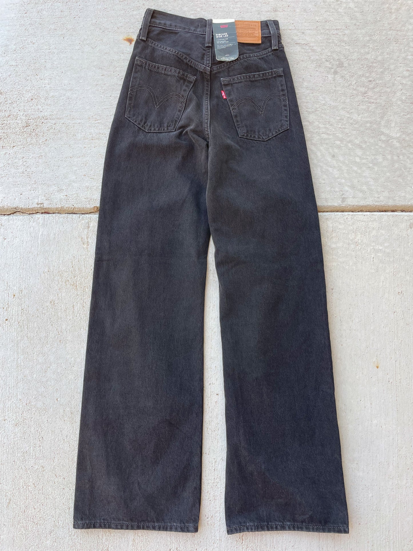 Levis Ribcage Wide Leg Pants - NEW (24)