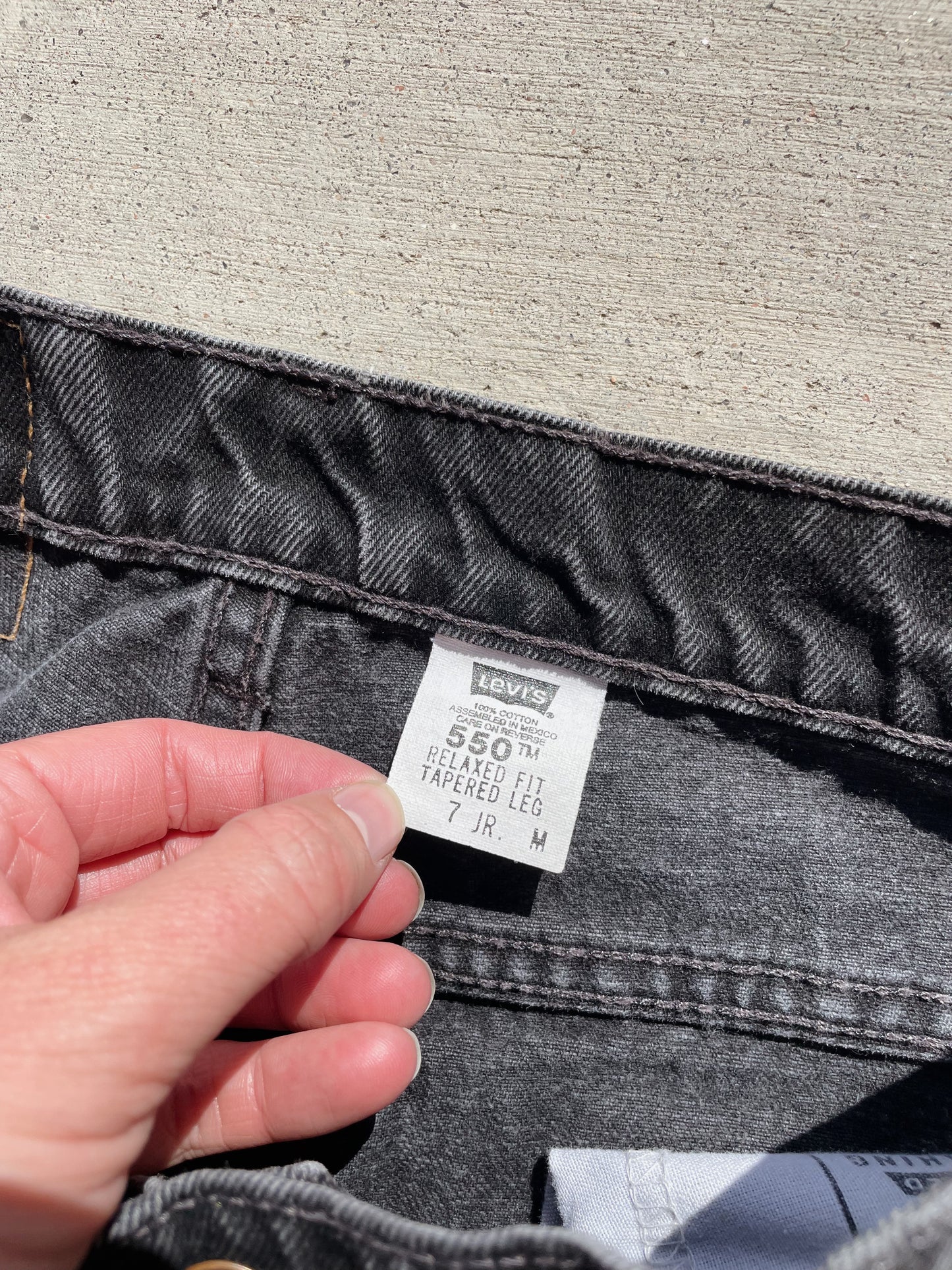 Vintage 1998 Levi's Black Denim Jeans (27)