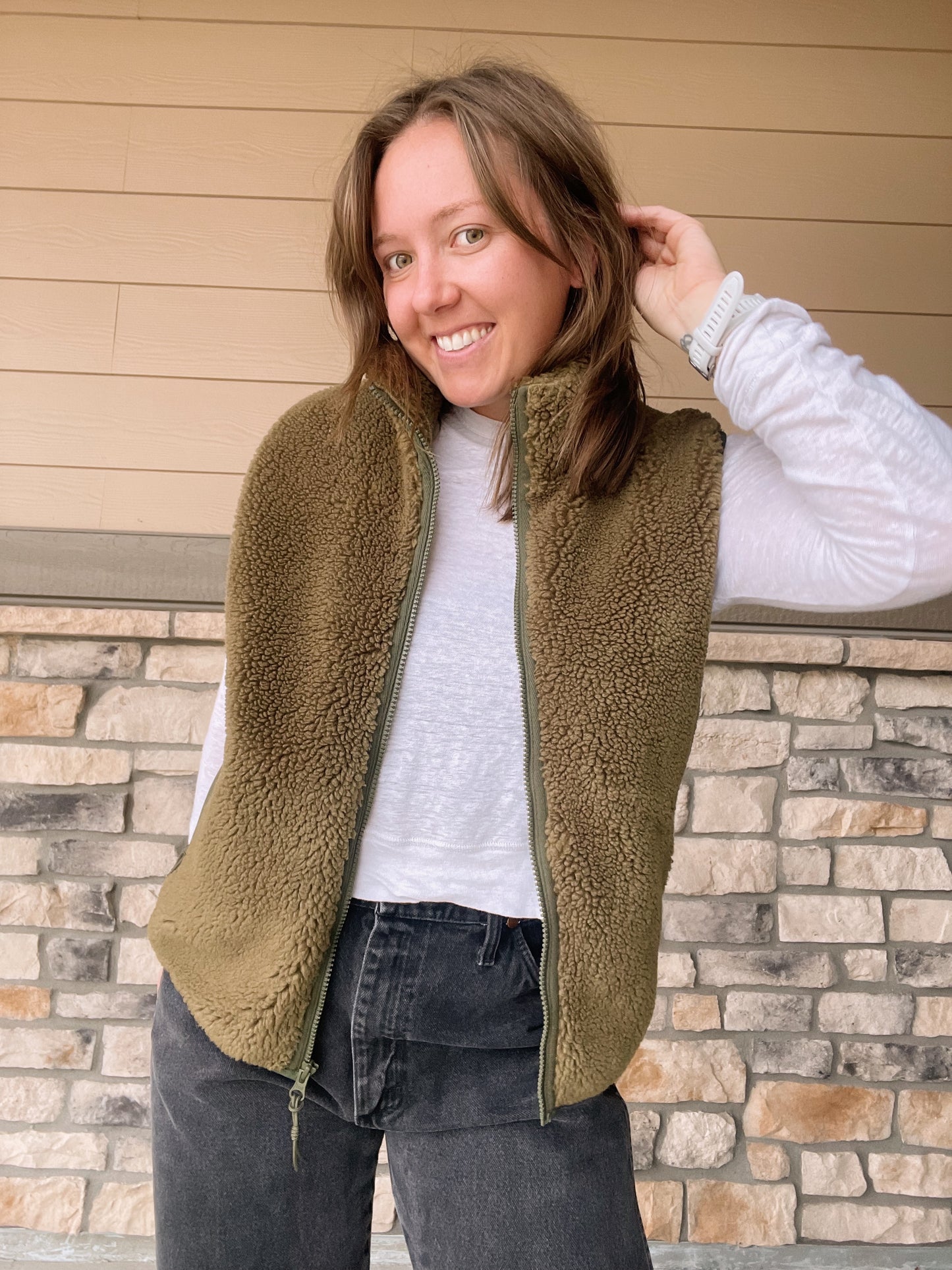 TNA Aritzia Sherpa Vest (S/M)
