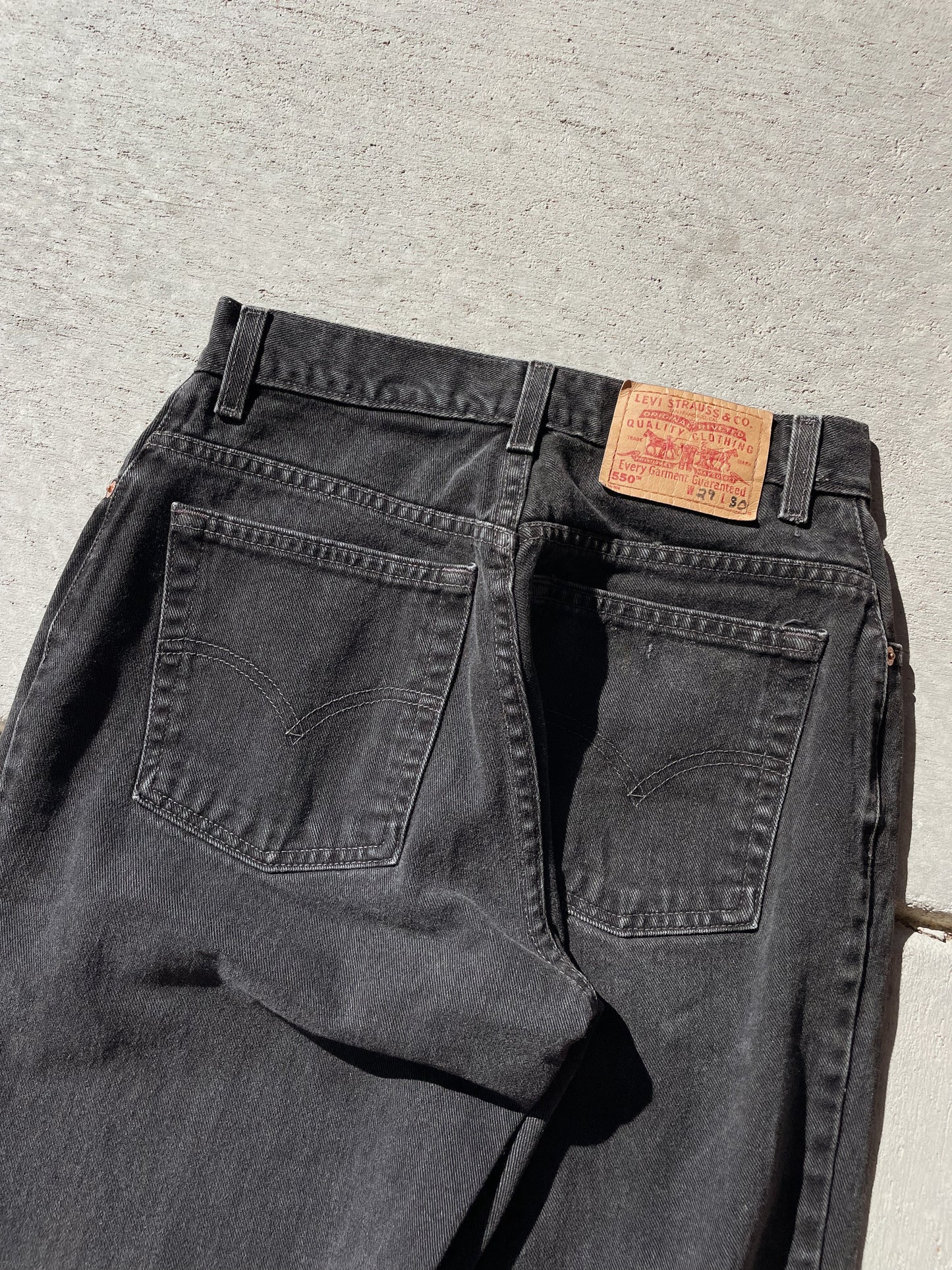 Vintage Levi’s 550 Black Jeans (27)