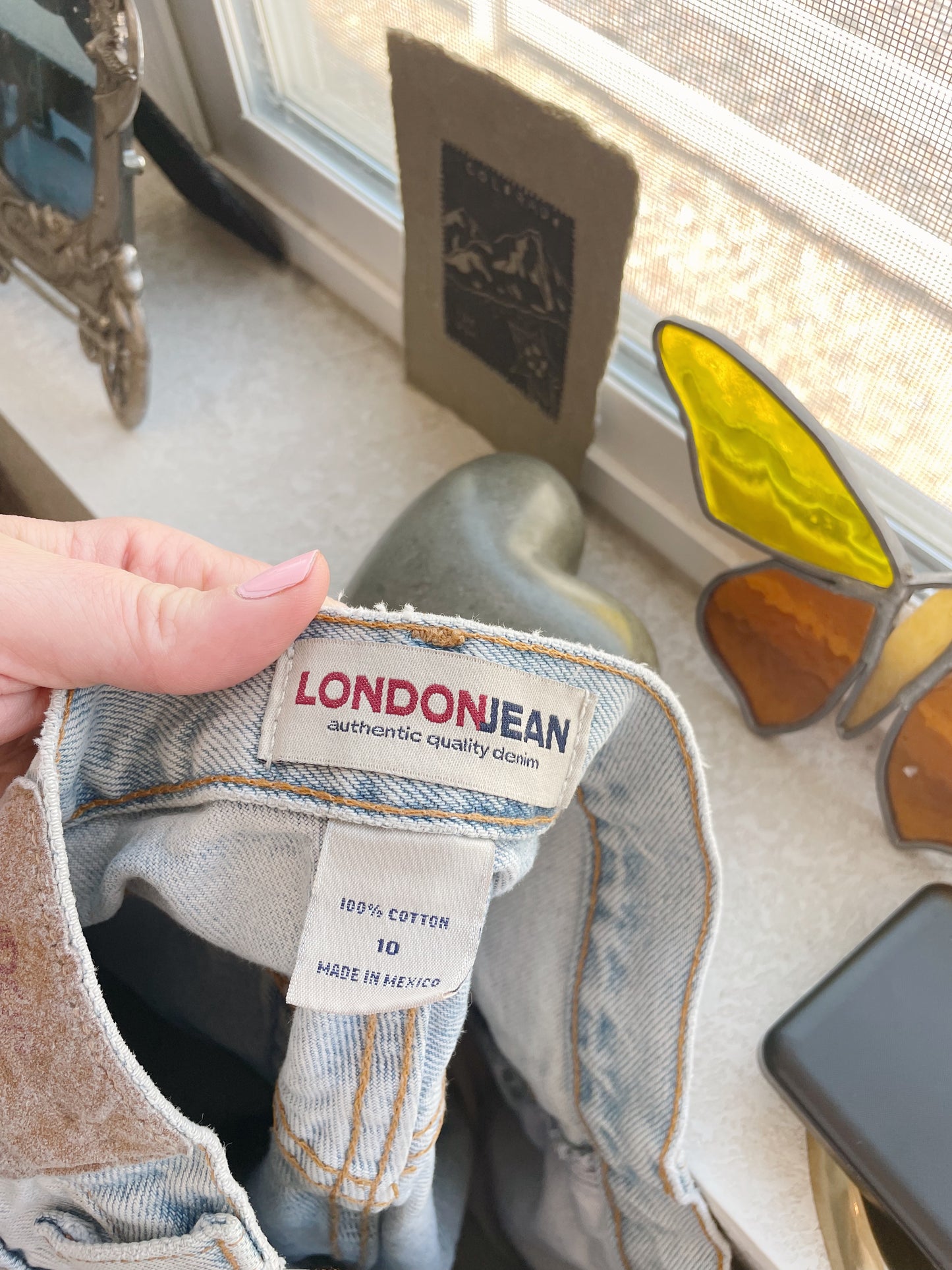 Vintage Mid Rise London Jean Shorts (29)