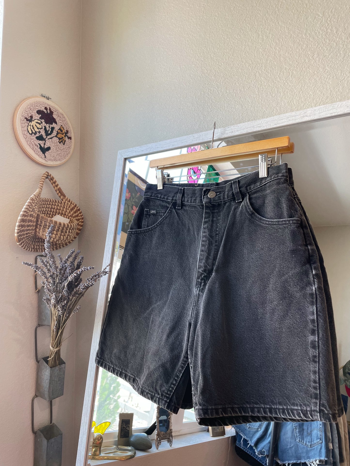 Vintage Lee Black Denim Shorts (27)
