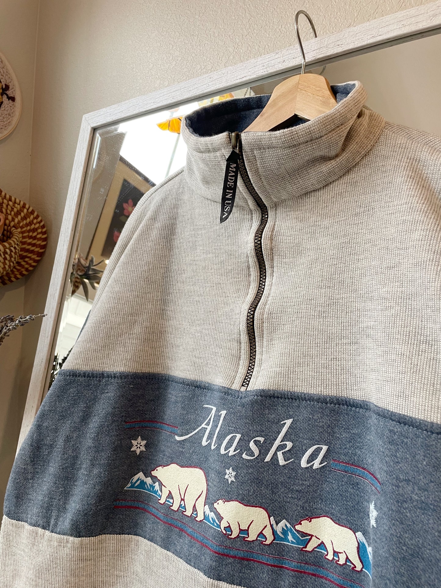 Vintage 2002 Alaska 1/4 Zip Sweatshirt (XL)