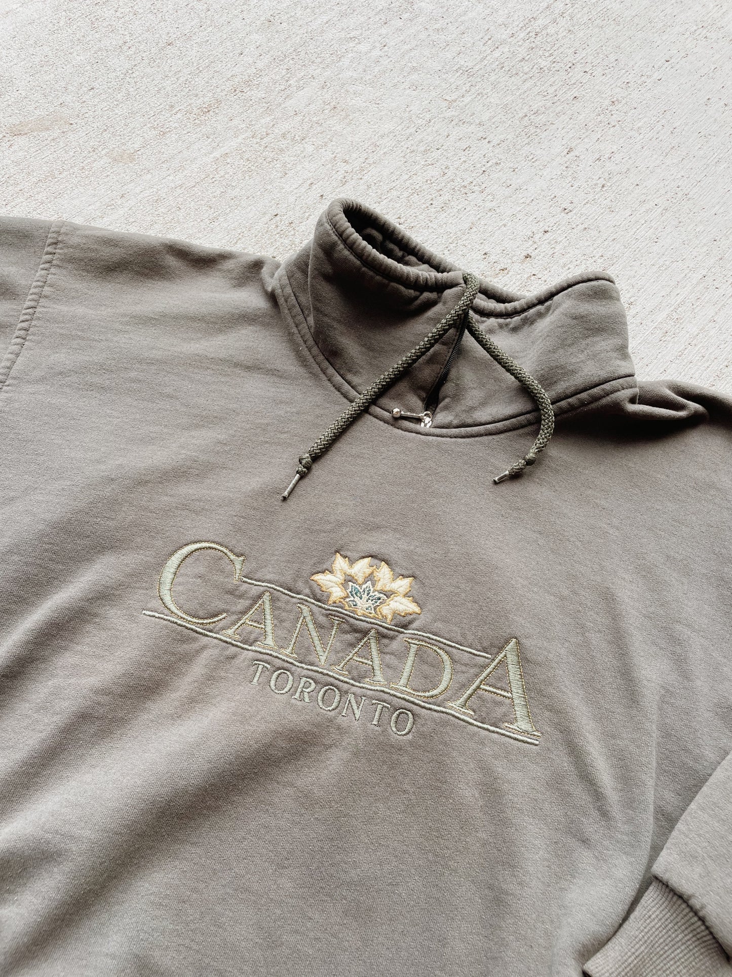 Vintage Canada Sweatshirt (S)
