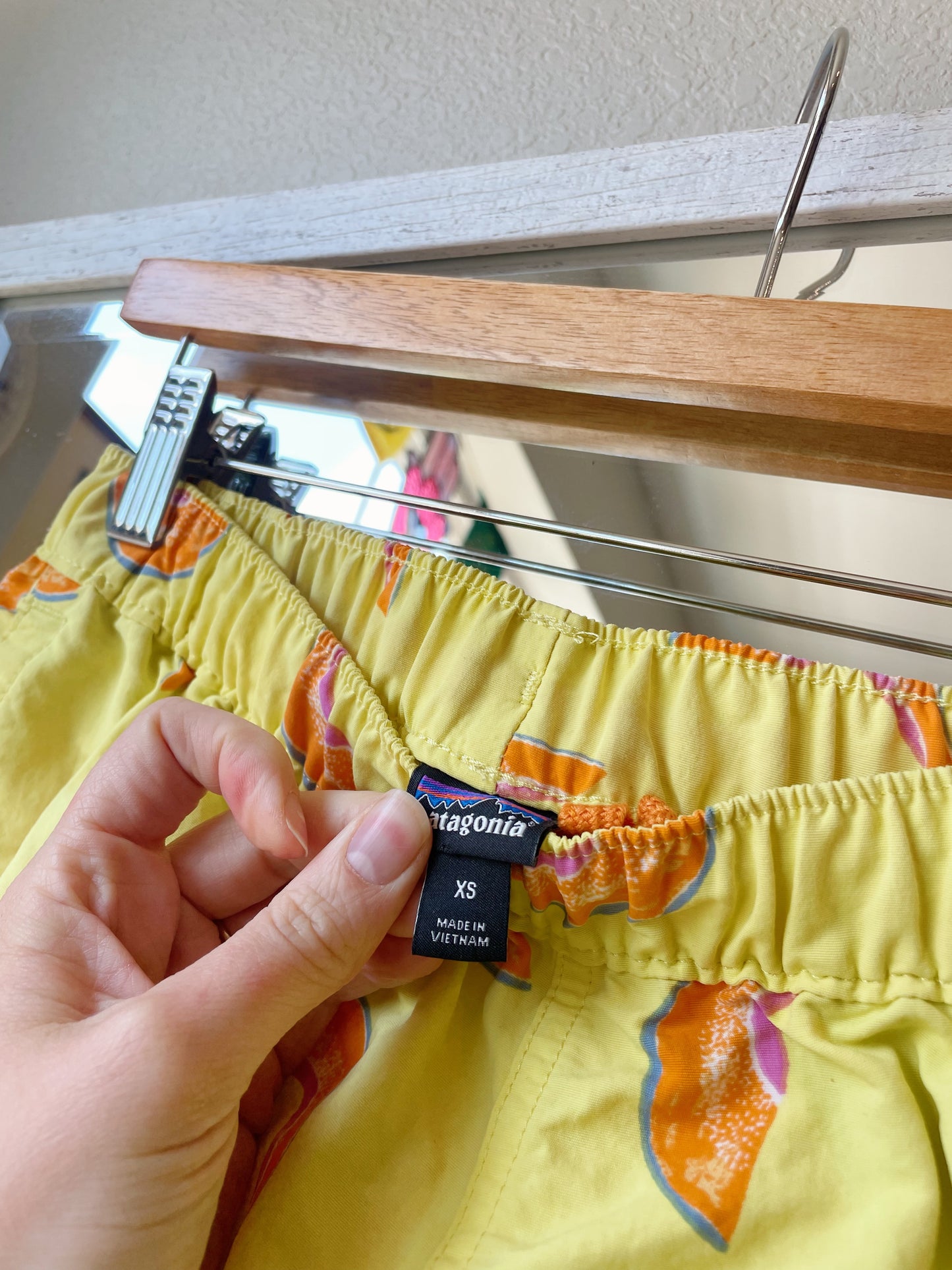 Patagonia Melon Baggie Shorts (XS)