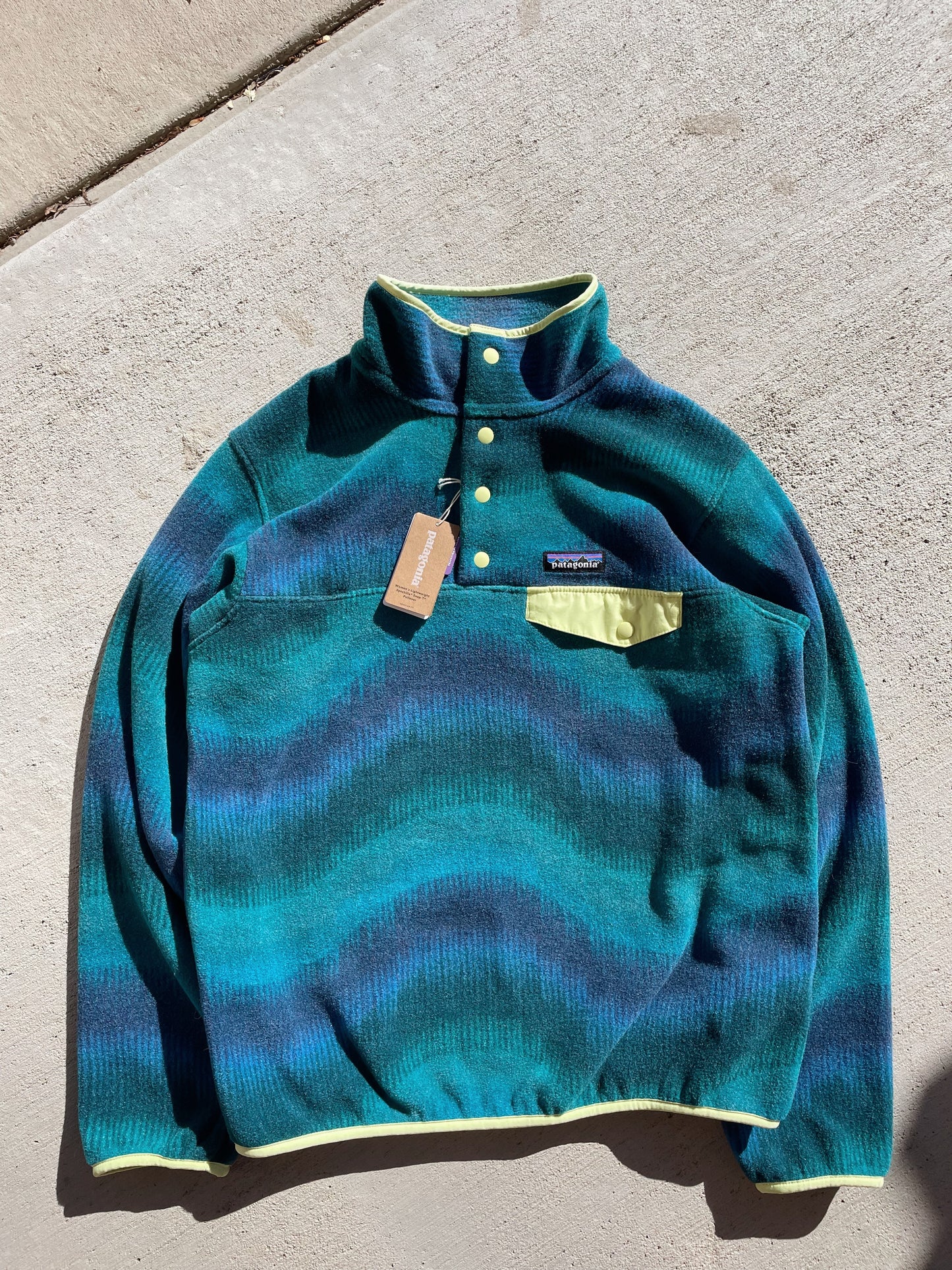 Patagonia Snap Fleece - NEW (S)