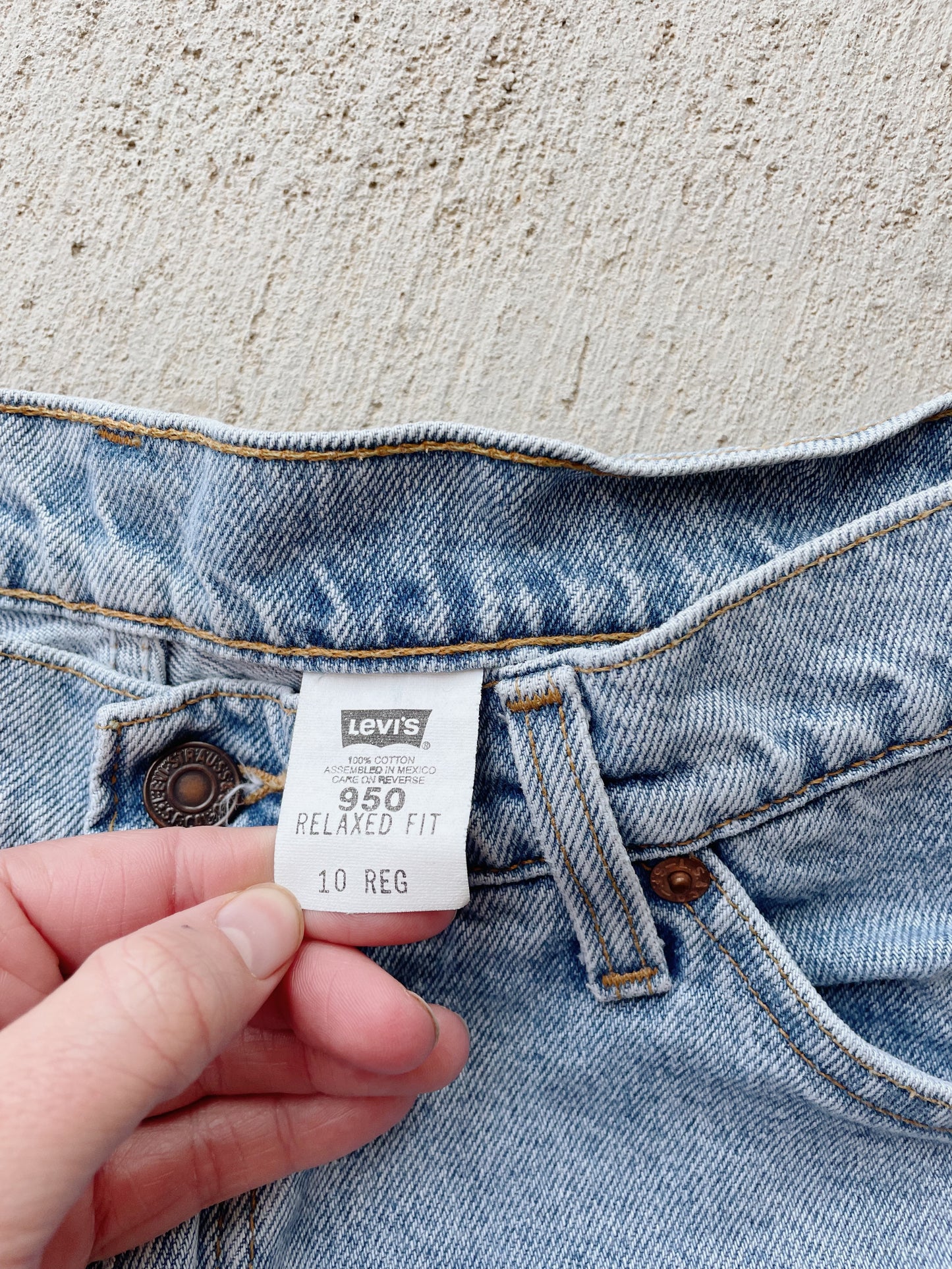 Vintage 1997 Levi’s Jorts (28)