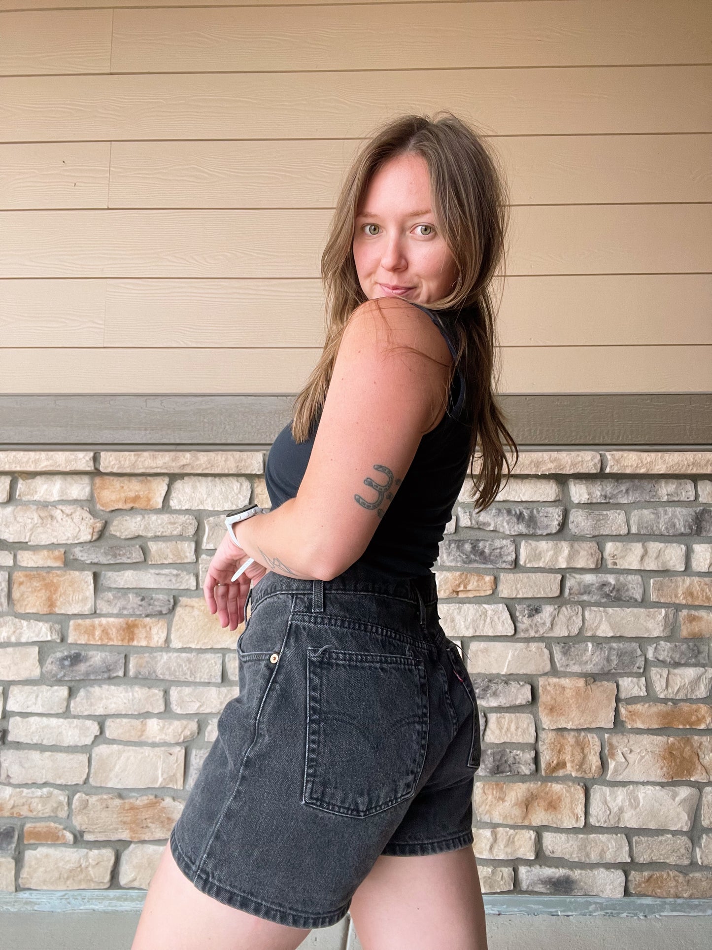 Vintage Levi's 1999 Black Denim Shorts (31)