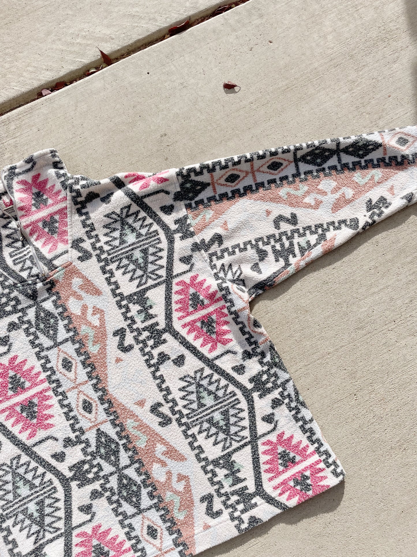 Vintage Geometric Patterned 1/4 Zip Fleece (L)