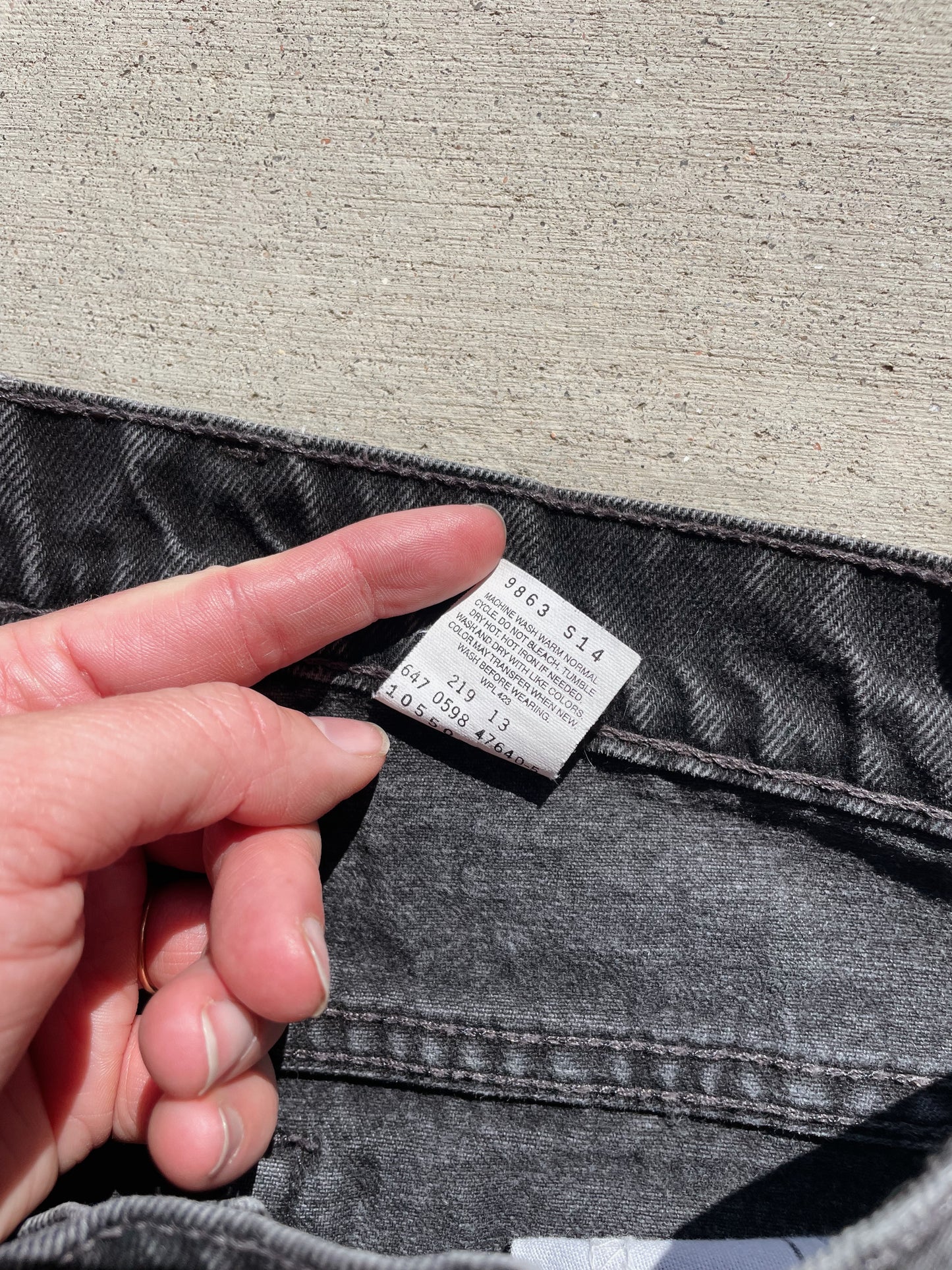 Vintage 1998 Levi's Black Denim Jeans (27)