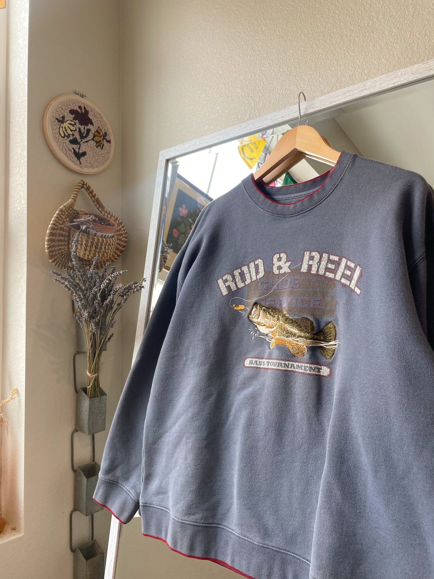 Vintage Embroidered Fish Crew (XL)