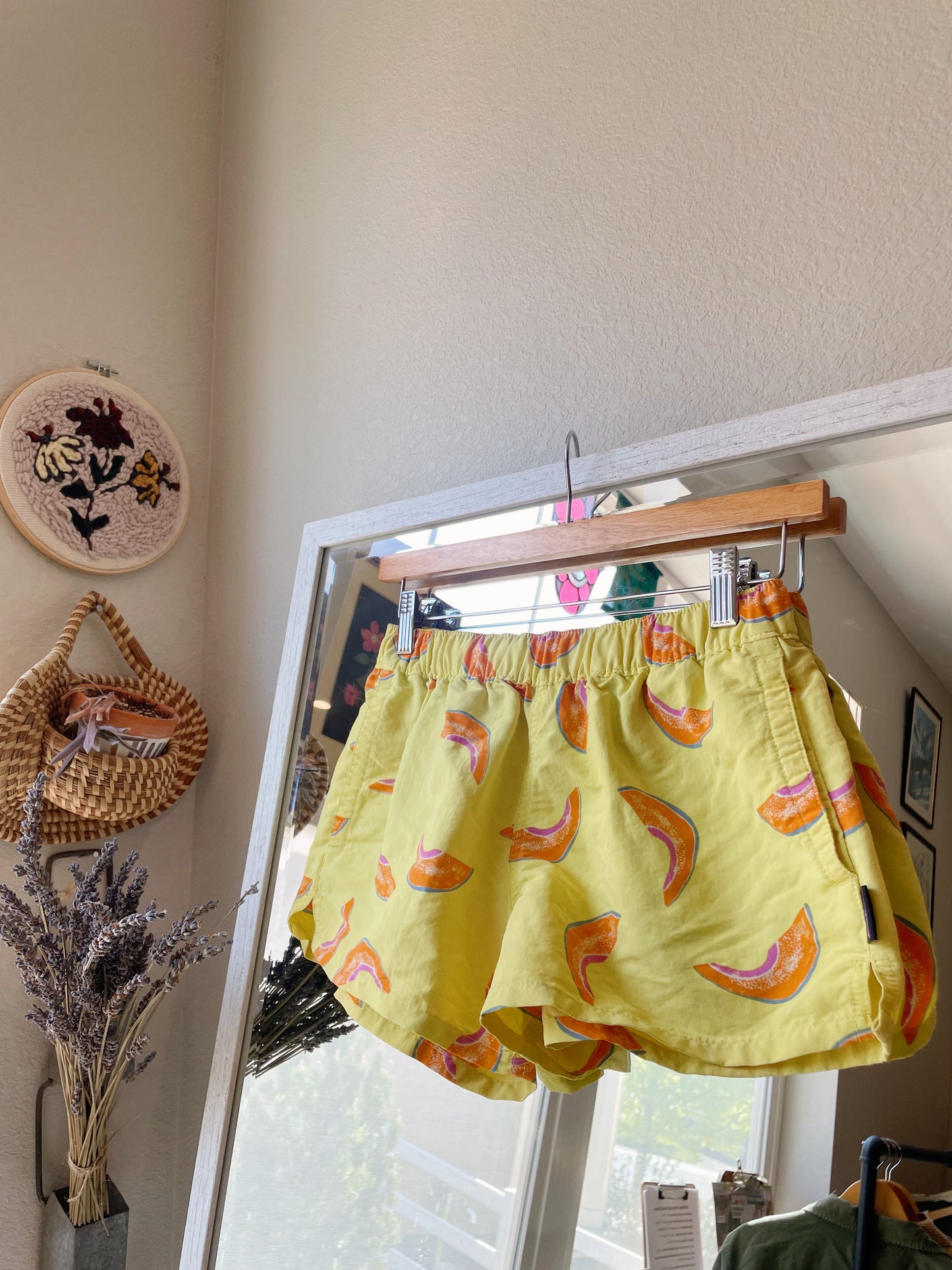 Patagonia Melon Baggie Shorts (XS)