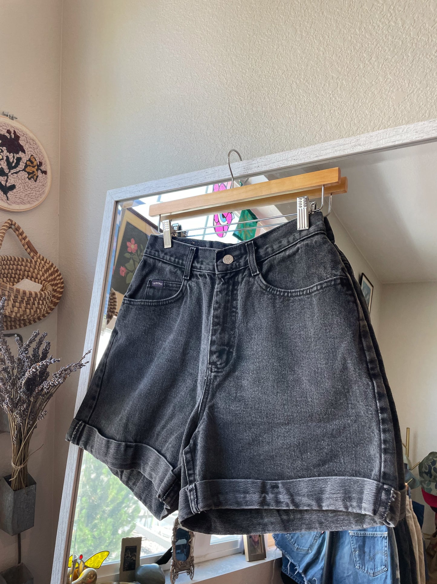 Vintage Riders Black Cuffed Shorts (25)