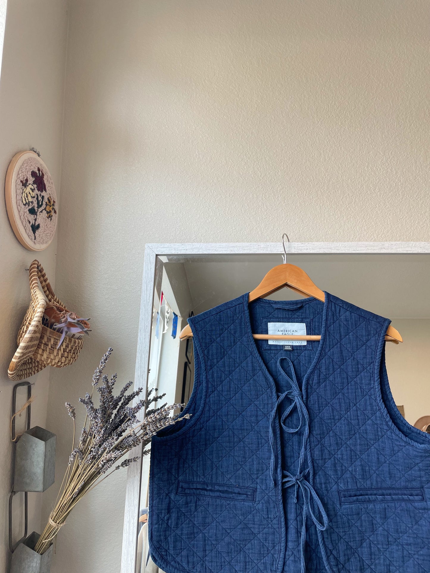 AE Quilted Tie Vest (M)