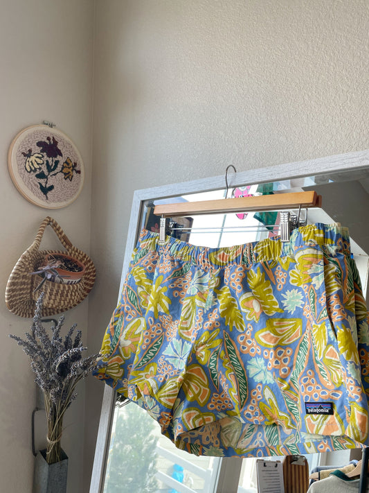 Patagonia Barely Baggies Shorts (L)