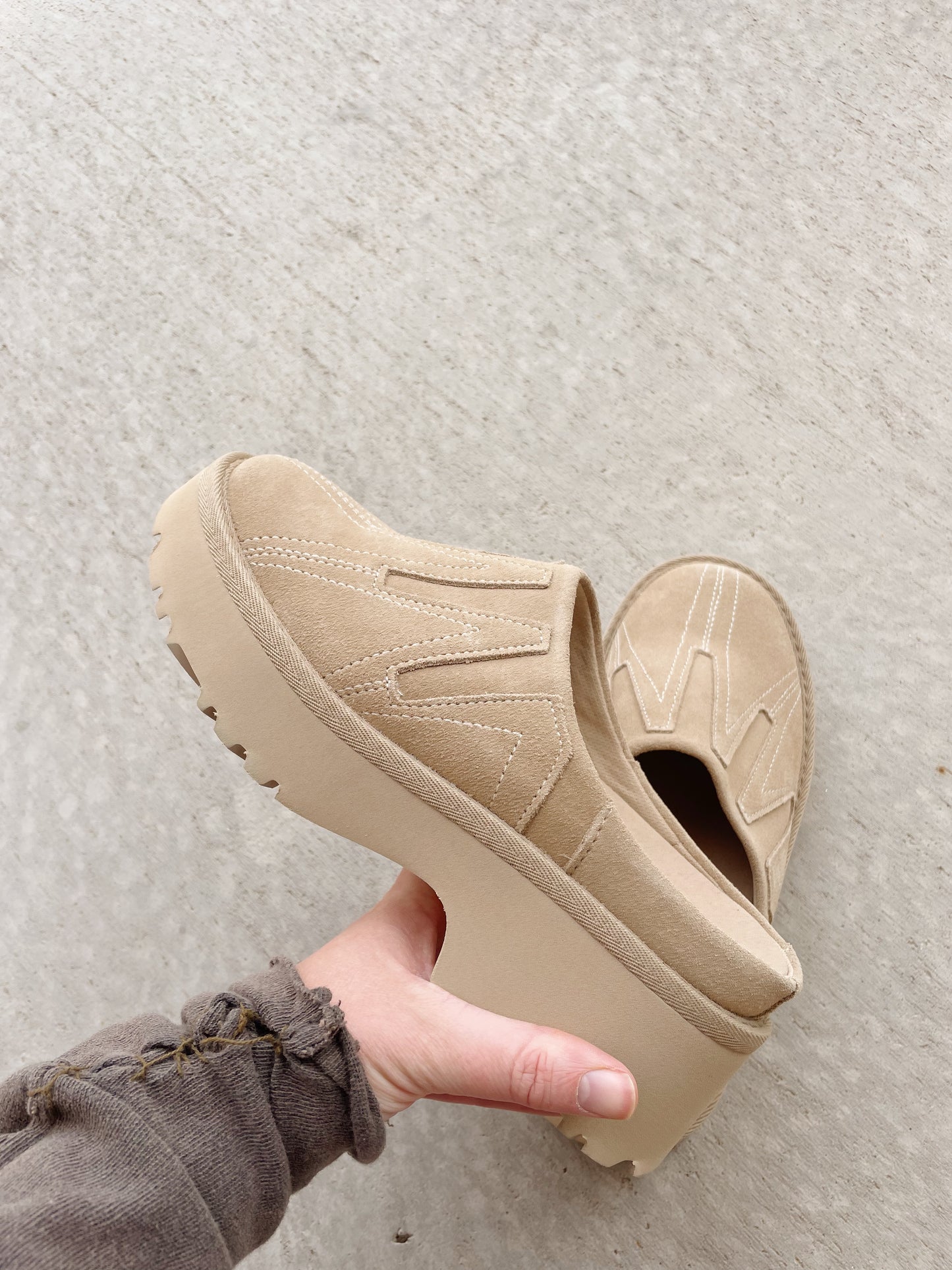 UGG New Heights Sunwave Clog - NEW (Womens 7)
