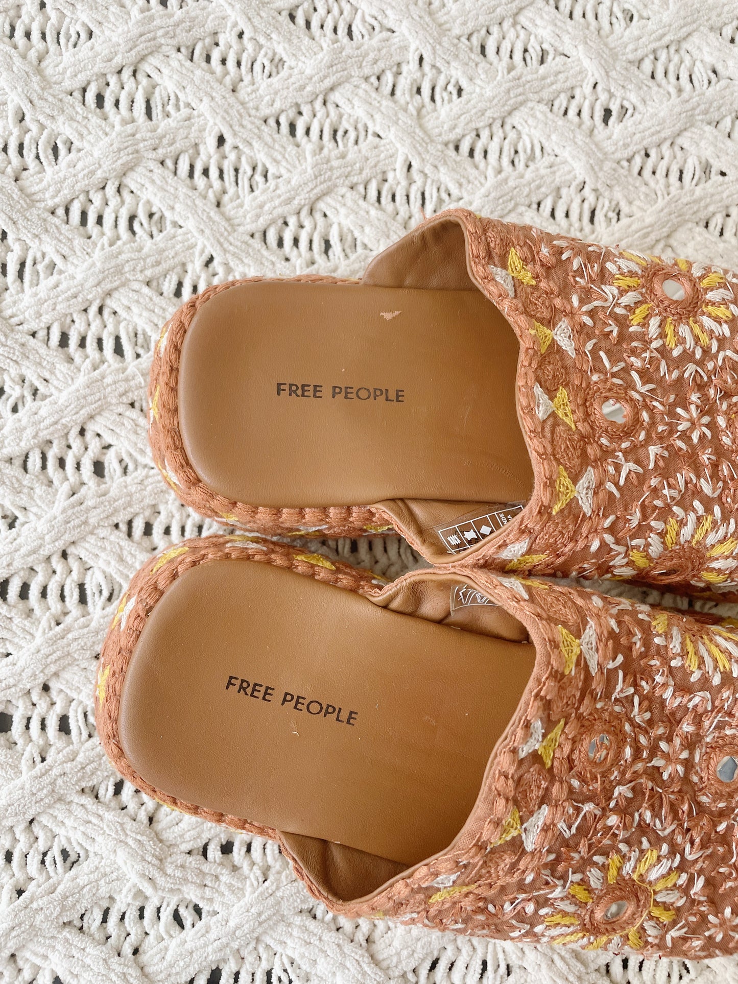 Free People Platform Clogs (W7)