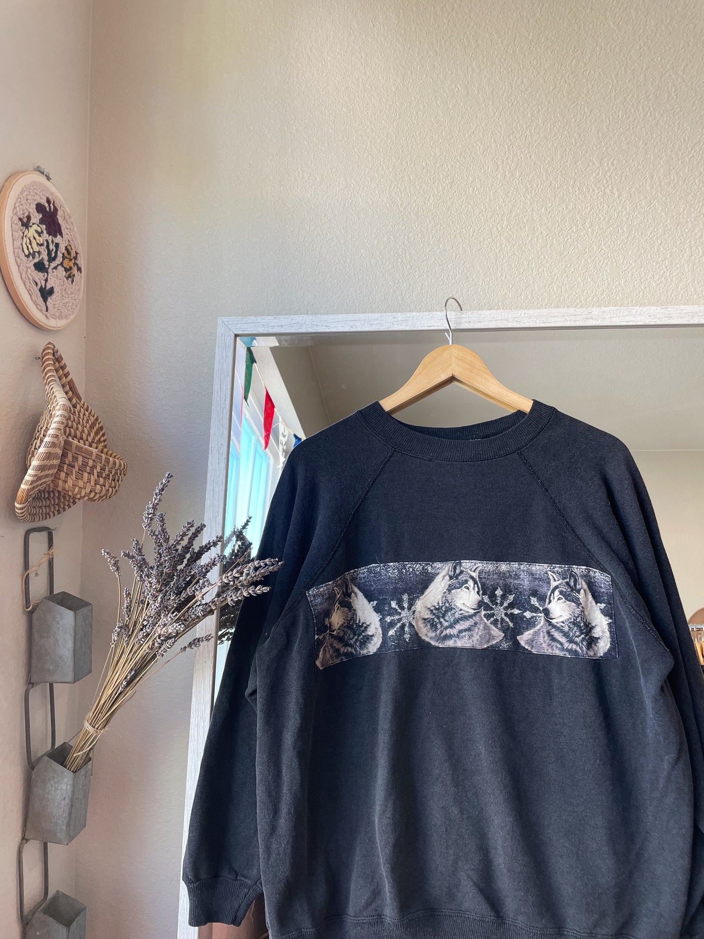 Vintage 90s Wolf Crewneck (L/XL)