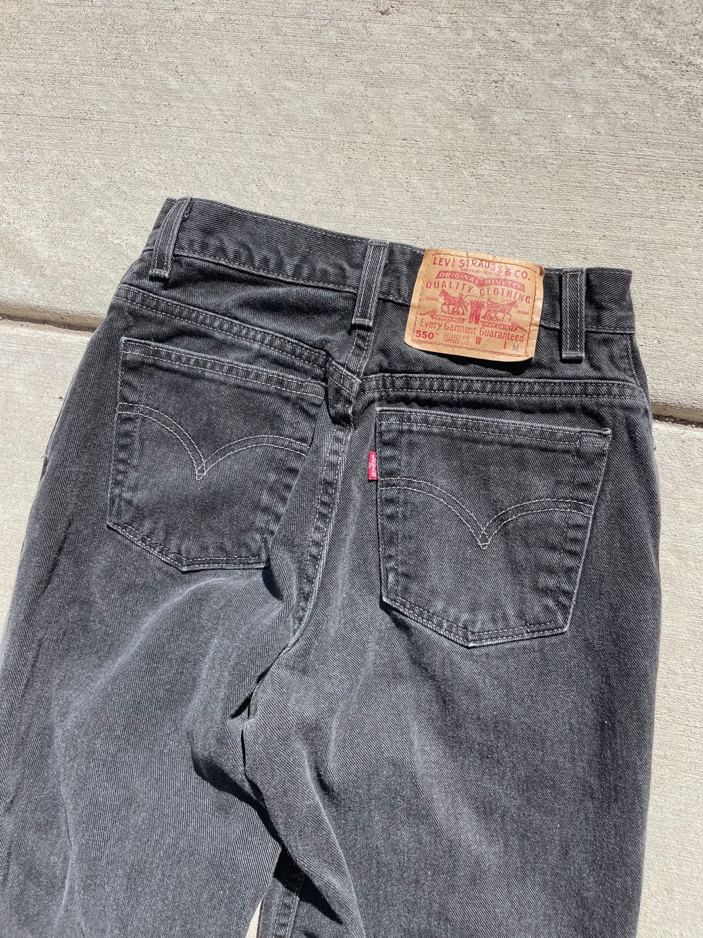 Vintage 2000s Levi's Black Denim Jeans (25)