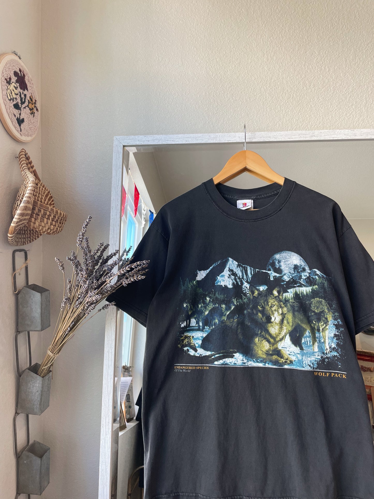 Vintage Wolf Pack Tee (L)