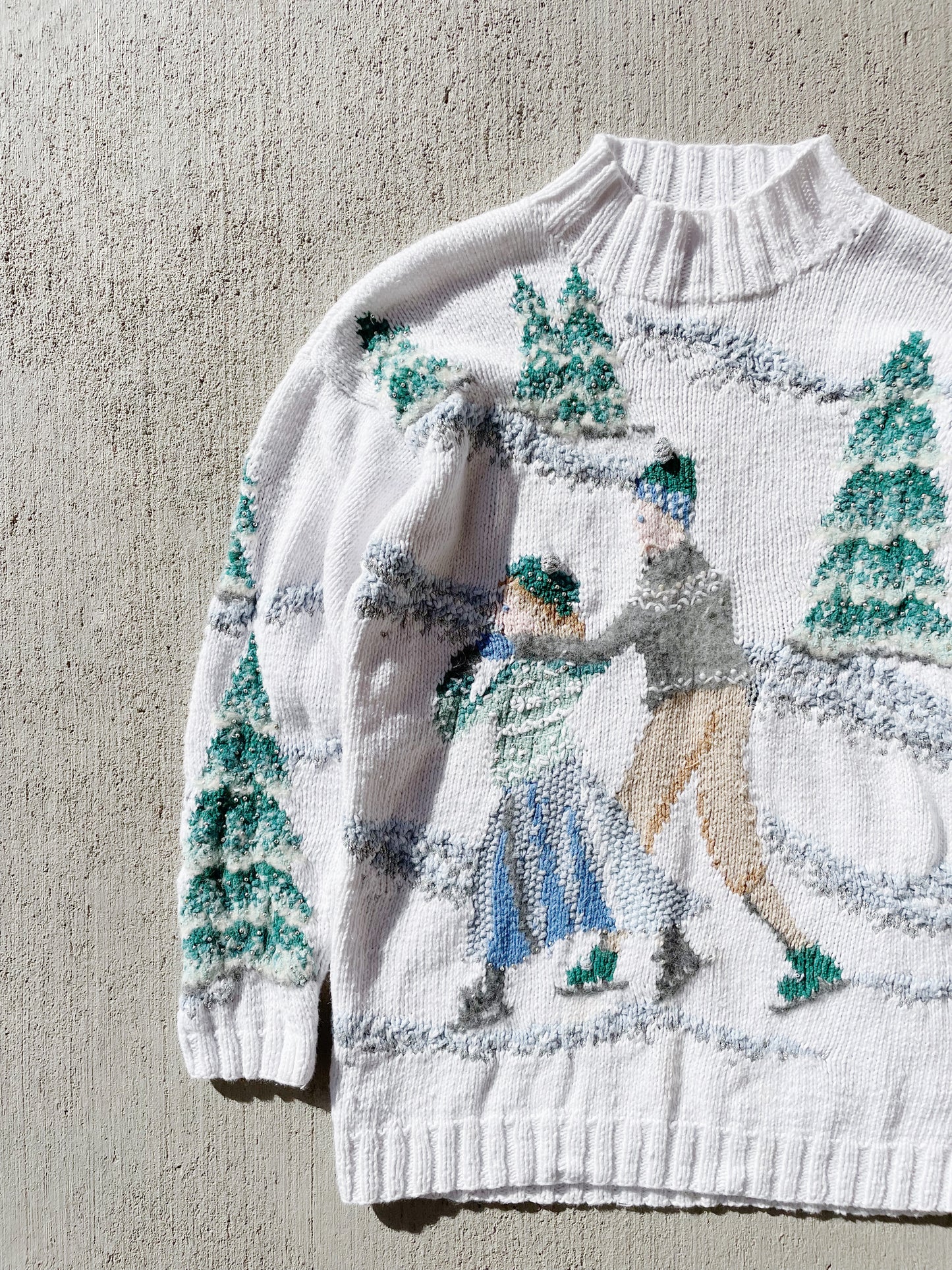 Vintage 1995 Christmas Collection Ice Skaters Sweater (S)