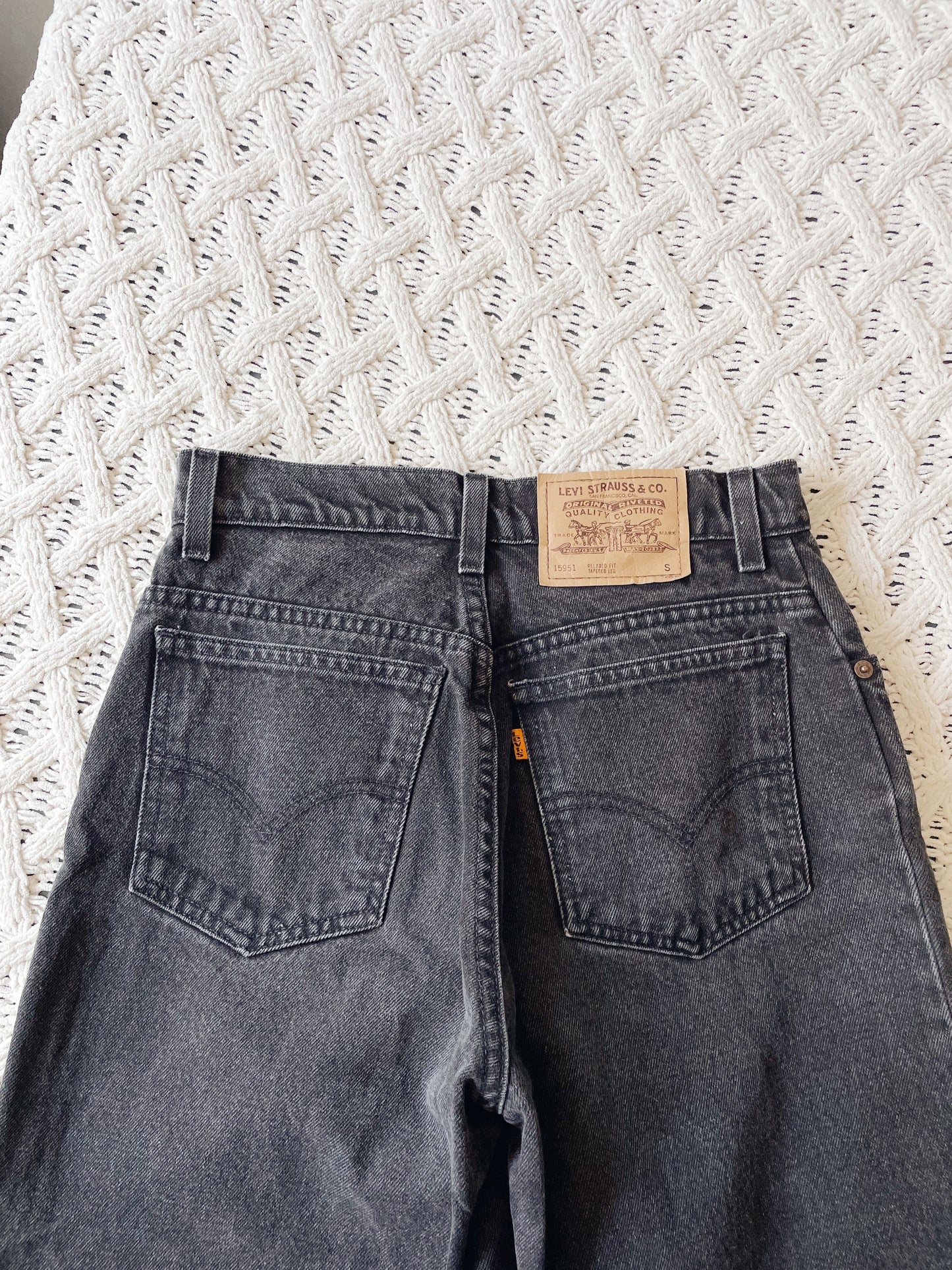 Vintage 1996 Orange Tab Levi's Black Jeans (27 Short)