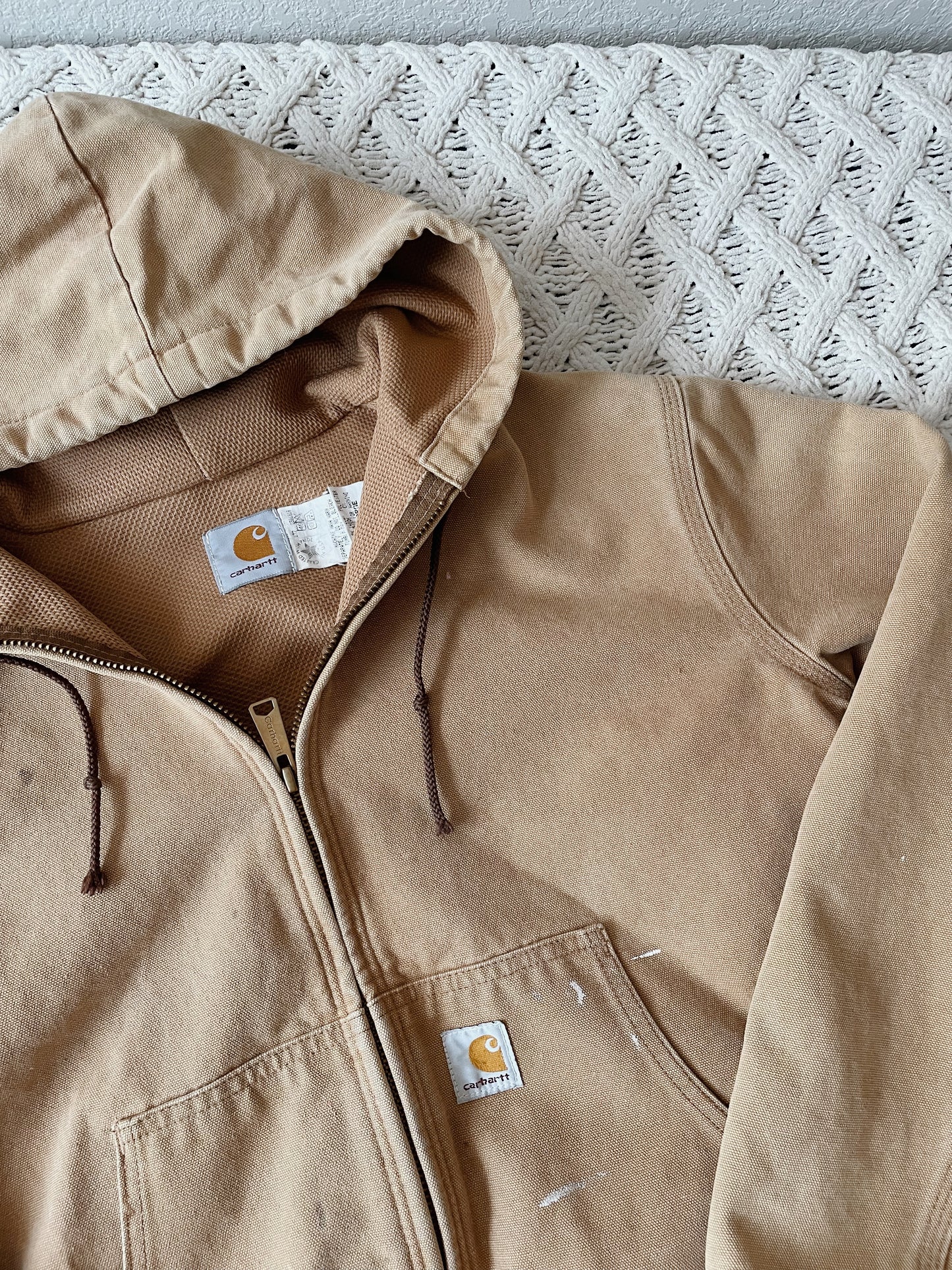 Carhartt Distressed Hooded Jacket (XS/S)