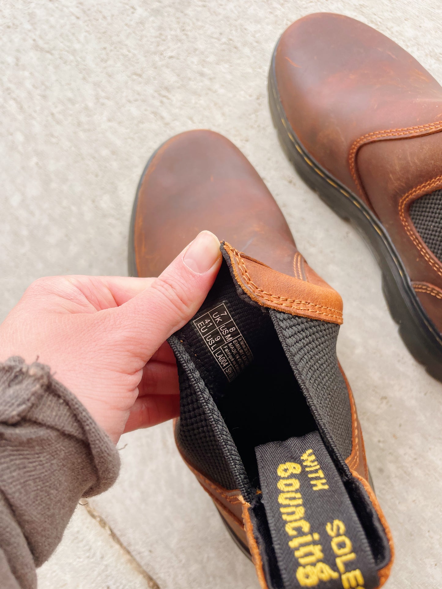 Dr. Martens Embury Leather Chelsea Boots - NEW (Women's 9)