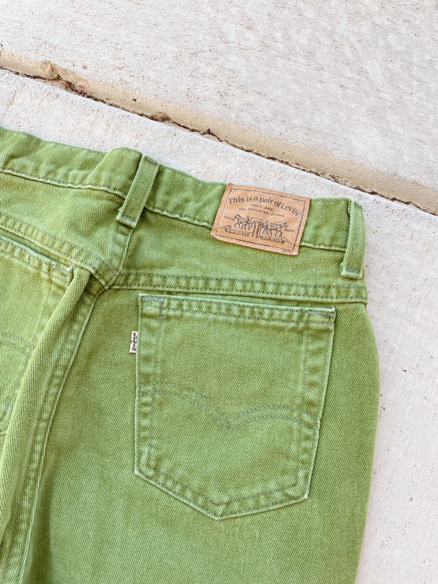 Vintage 1993 Levi's Green Jeans (28)