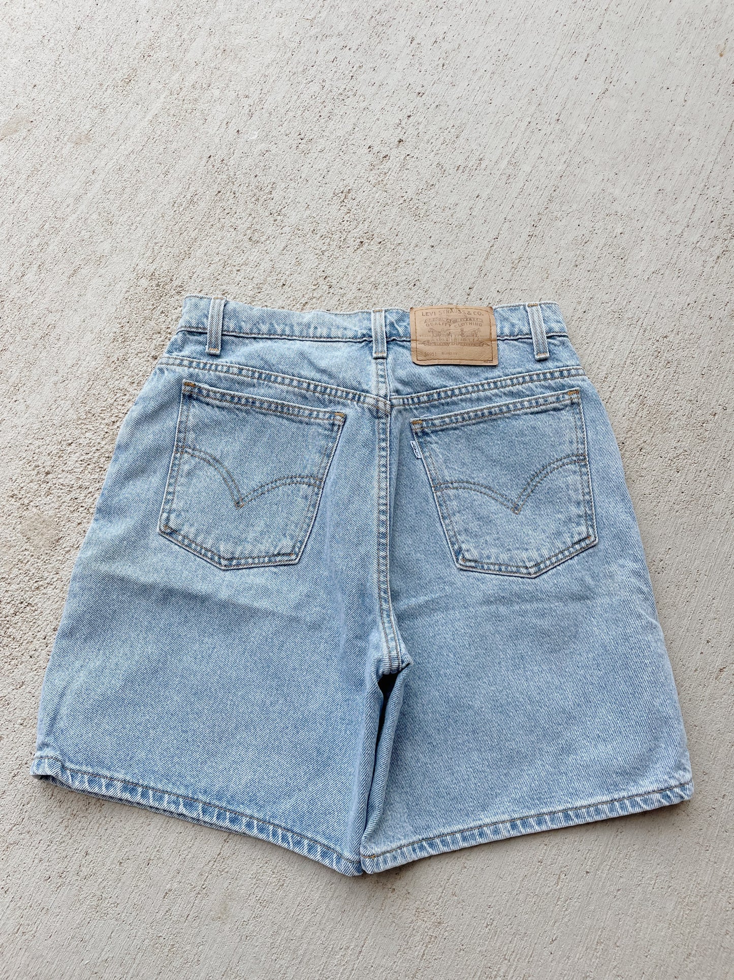 Vintage 1997 Levi’s Jorts (28)