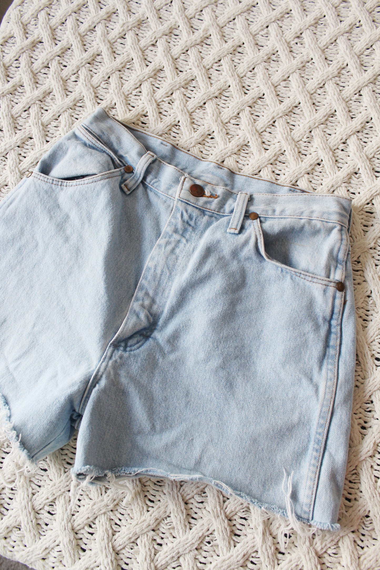 Vintage Wrangler Light Wash Shorts (27)