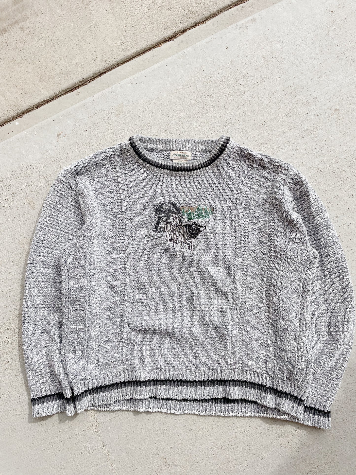 Vintage Embroidered Wolves Sweater (XL)