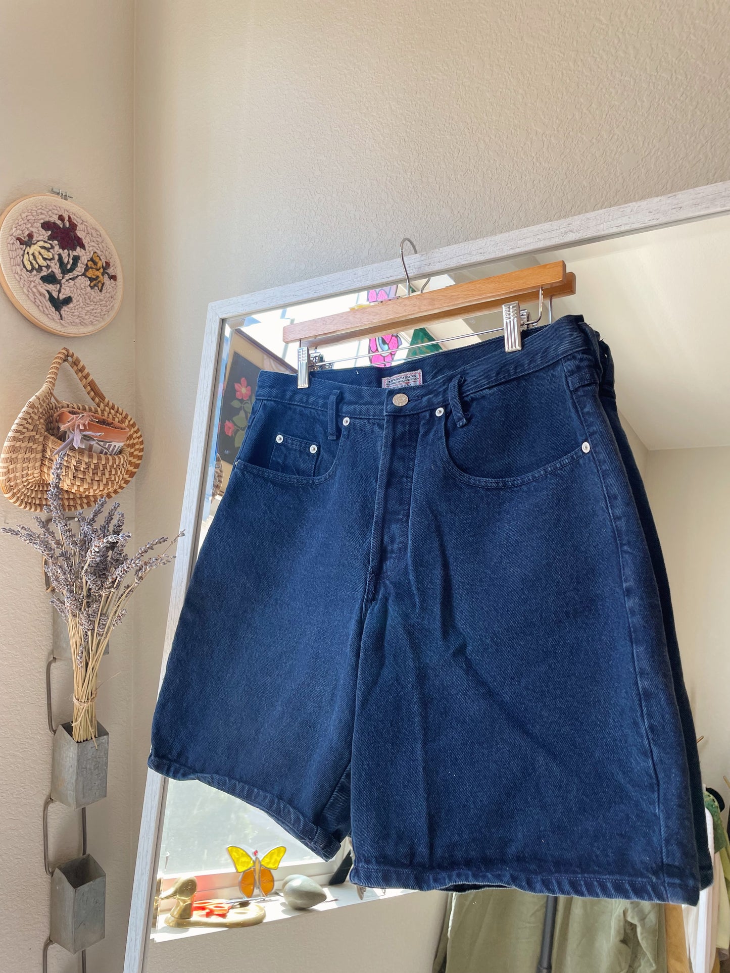 Vintage Guess Dark Wash Jorts (33)