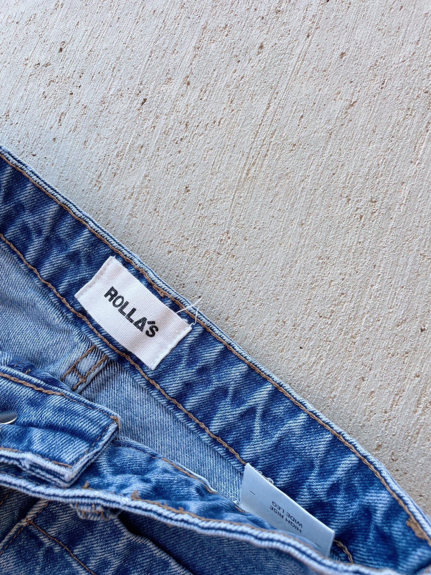 Rollas Raw Hem Ankle Jeans (25)