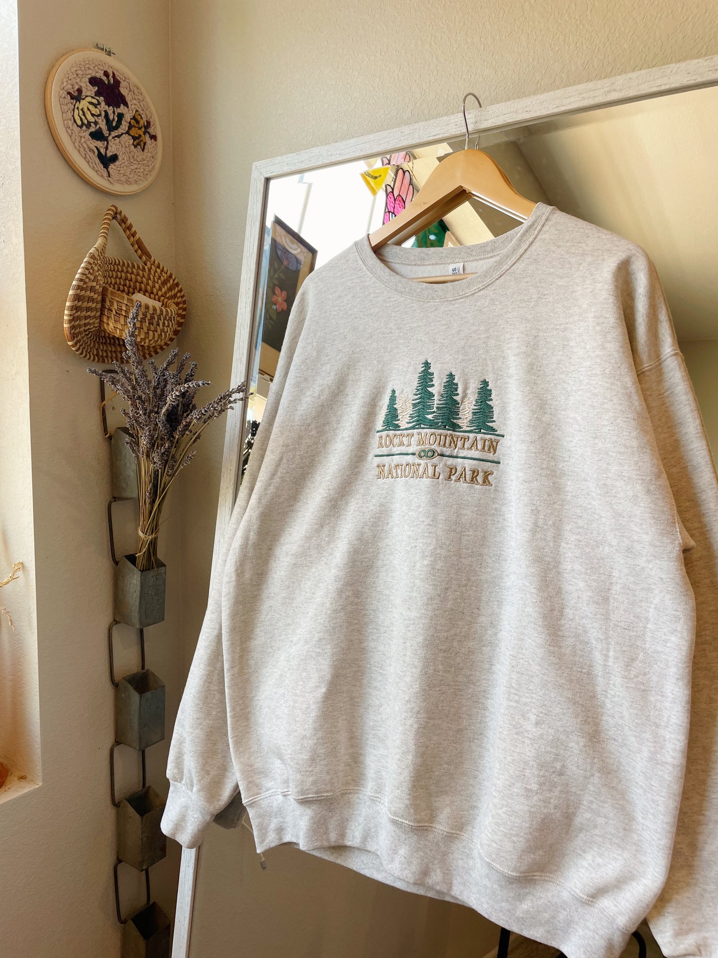 Embroidered Rocky Mountain Crewneck (XL)