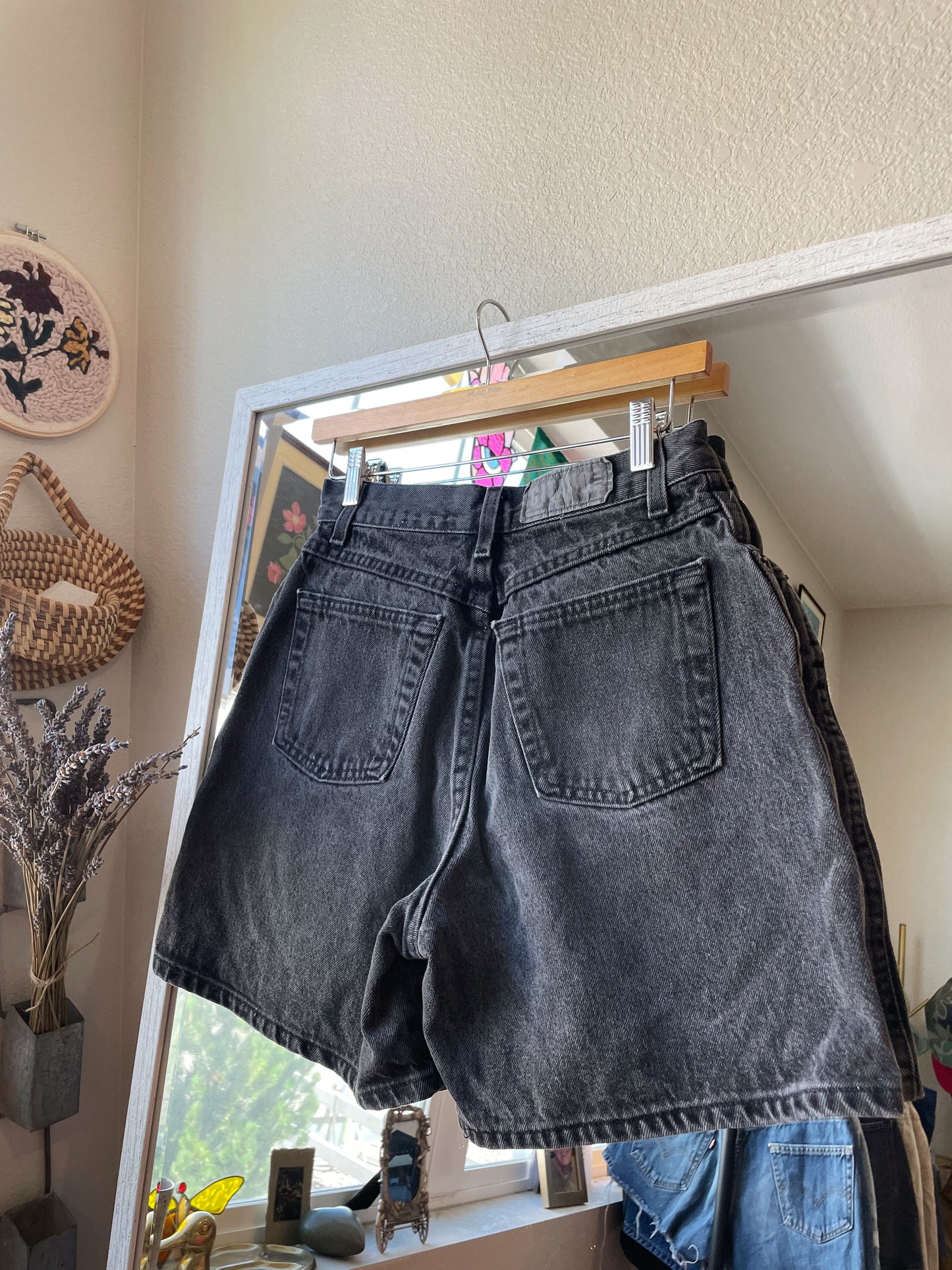 Vintage Gitano Black Denim Shorts (26)