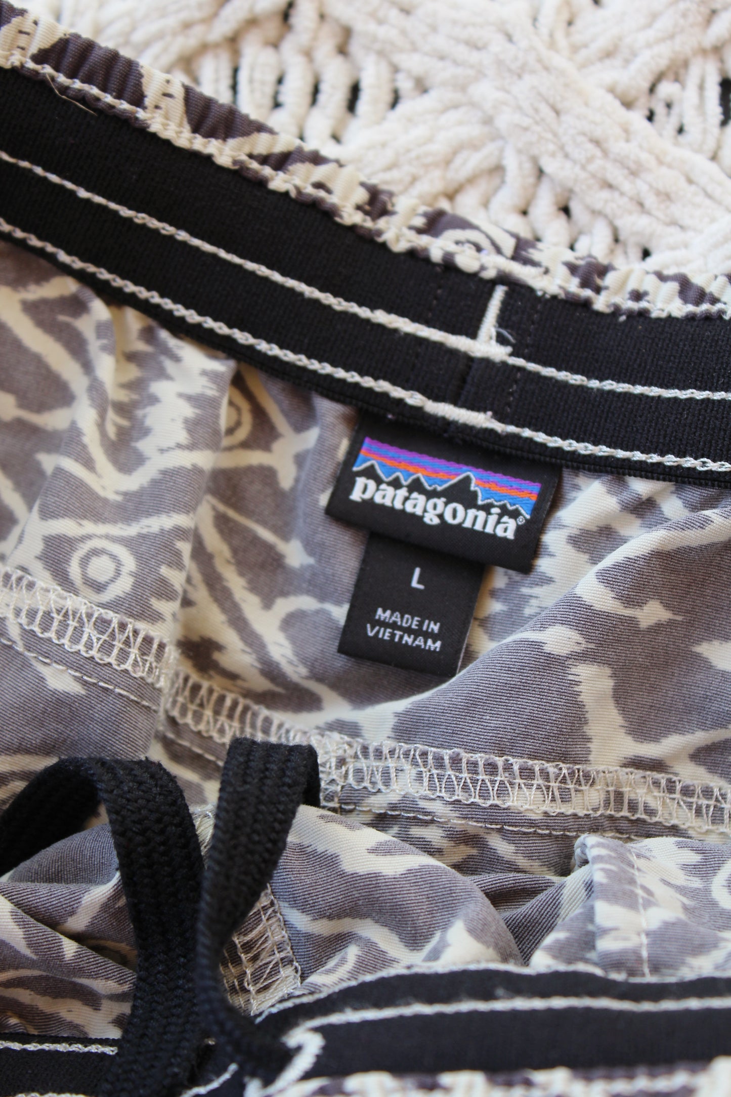 Patagonia Baggie Patterned Shorts (L/XL)