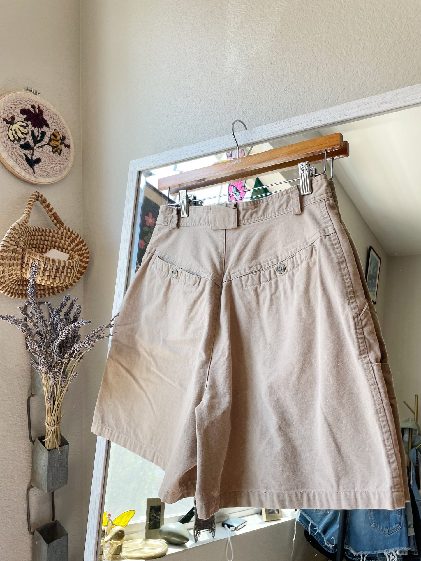 Vintage Columbia Tan Shorts (26)