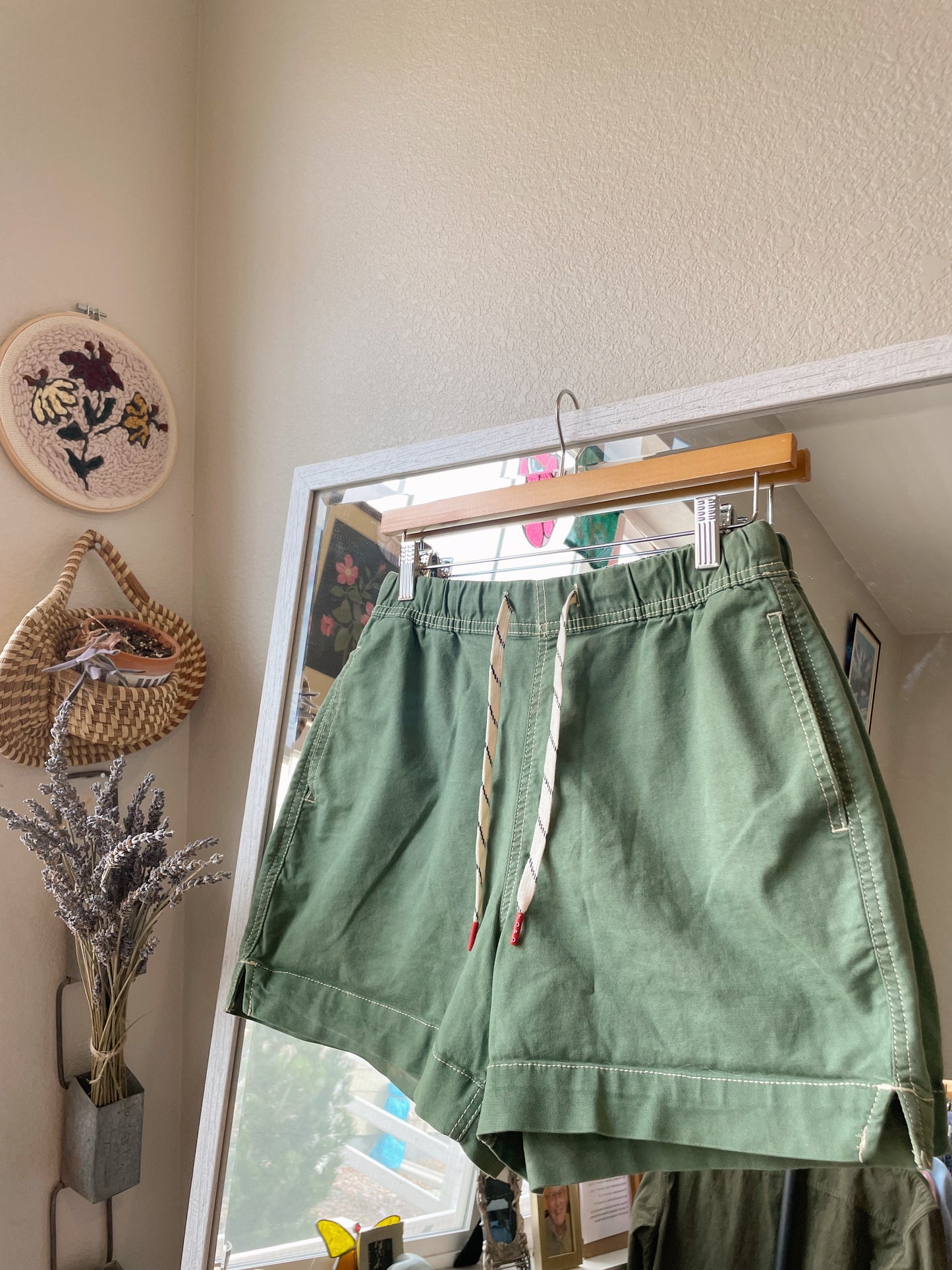 Topo Designs Canvas Shorts (Women's M)
