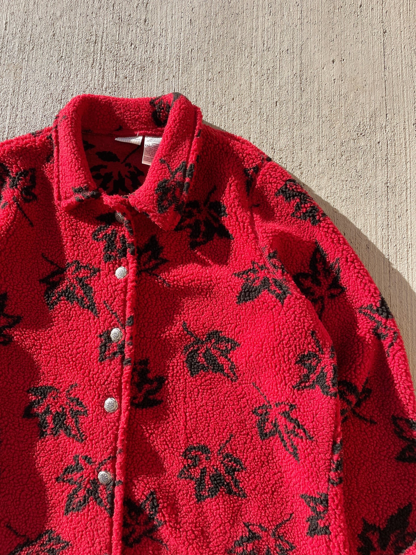 Vintage Red Leaves Fleece (XL)