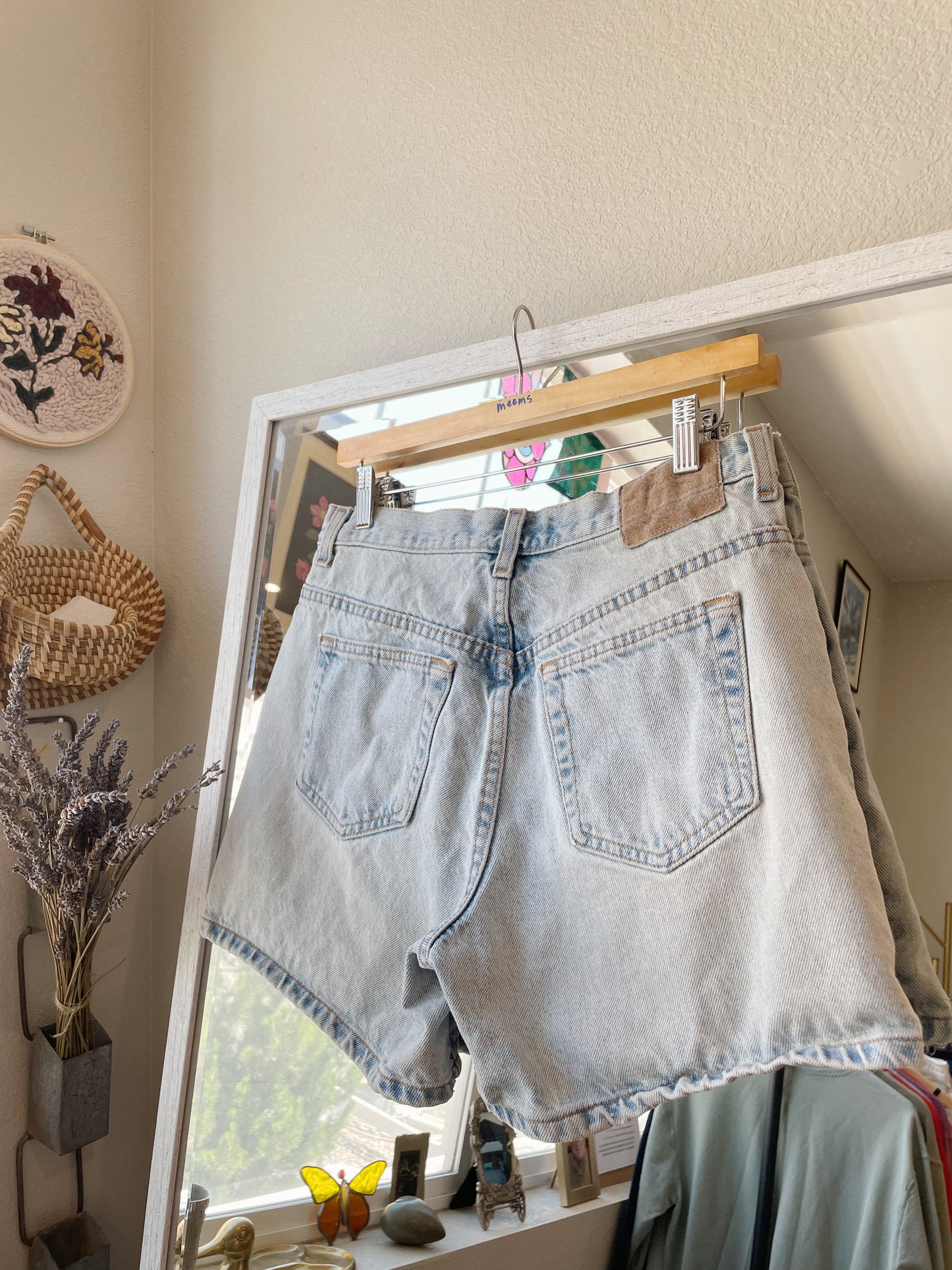 Vintage Mid Rise London Jean Shorts (29)
