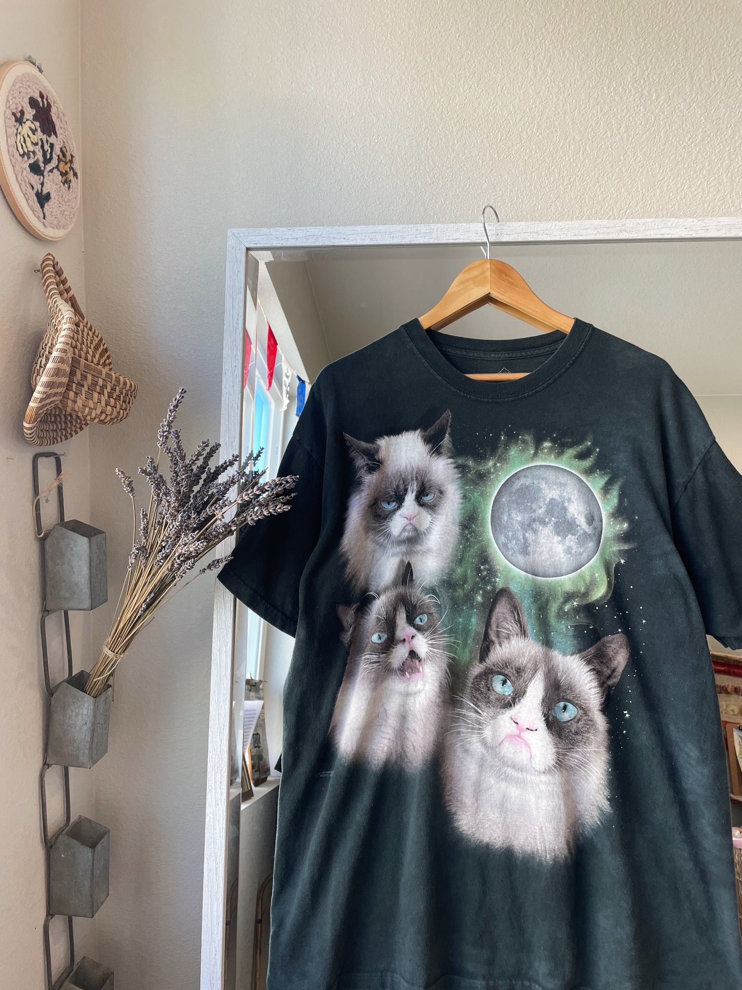 The Mountain Grumpy Cats Tee (XL)