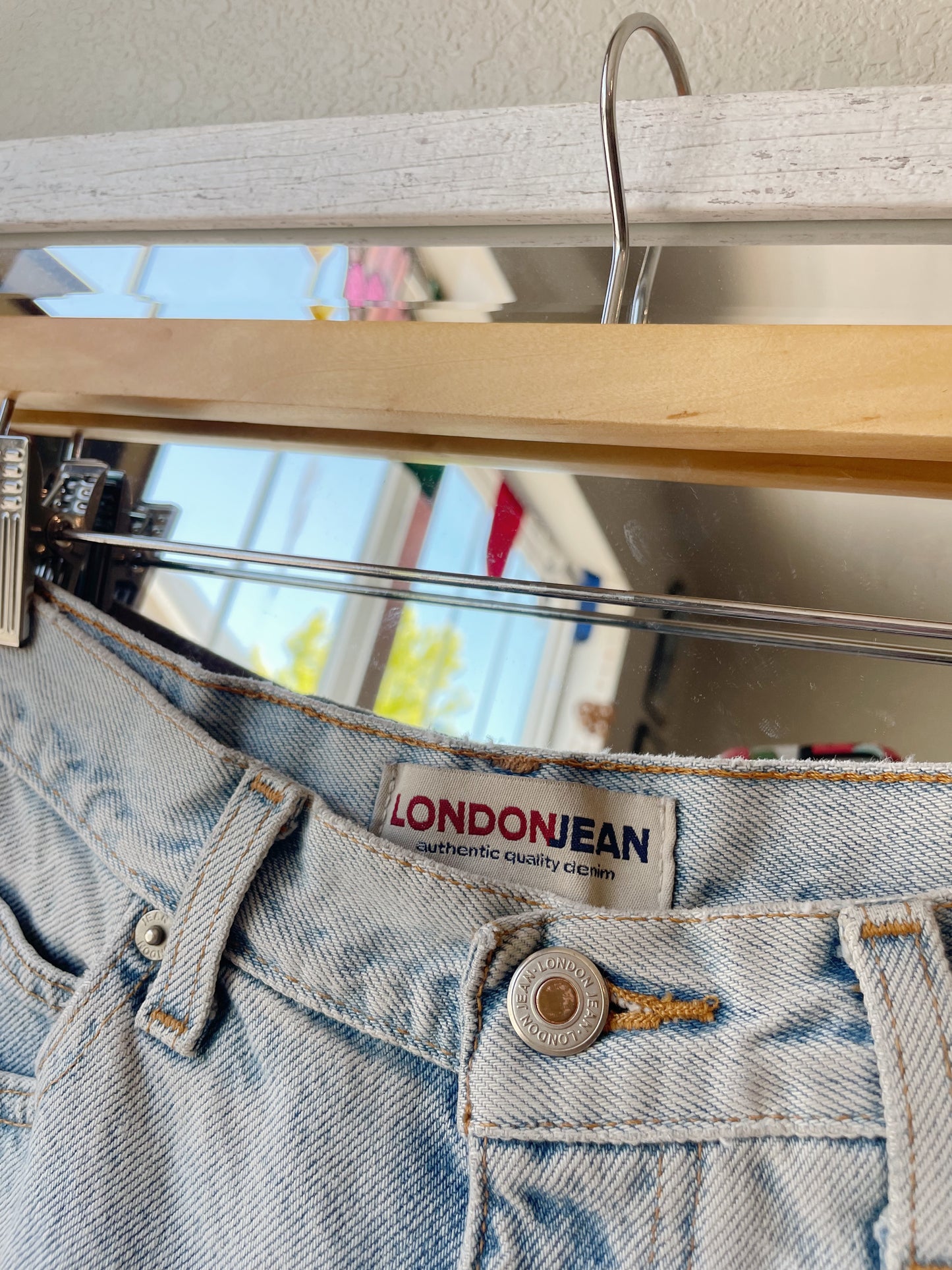Vintage Mid Rise London Jean Shorts (29)