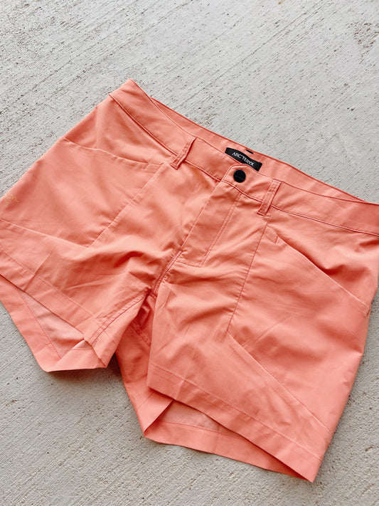 Arc'teryx Mid Rise Hiking Shorts (Women's 6)
