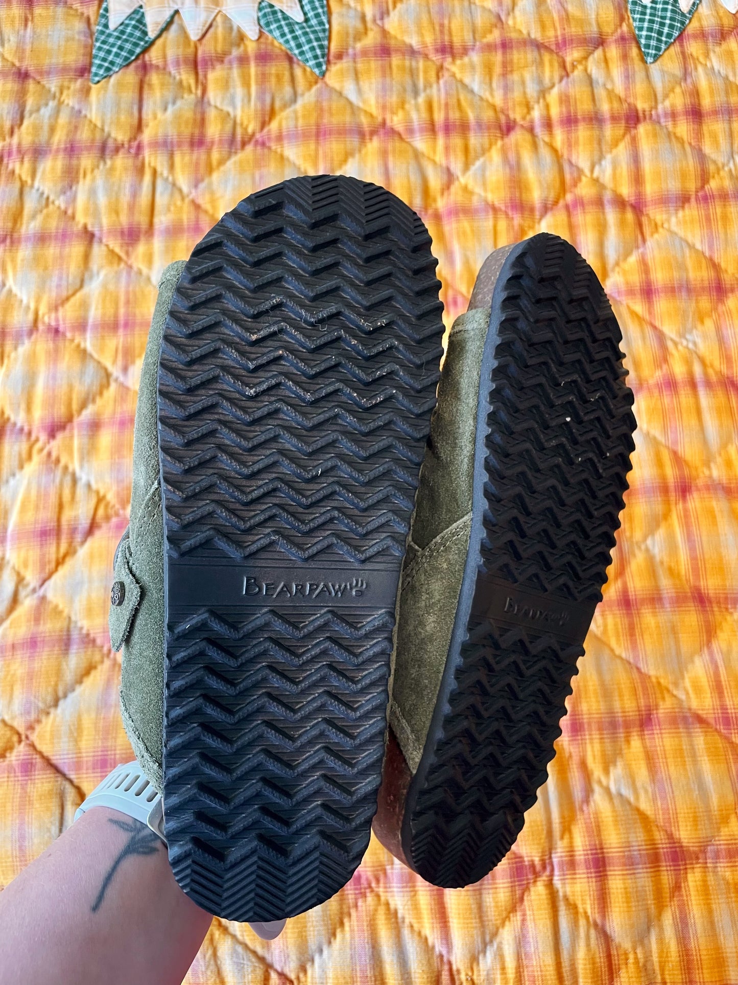 Bearpaw Lillie Suede Sandals - NEW (Women's 6)