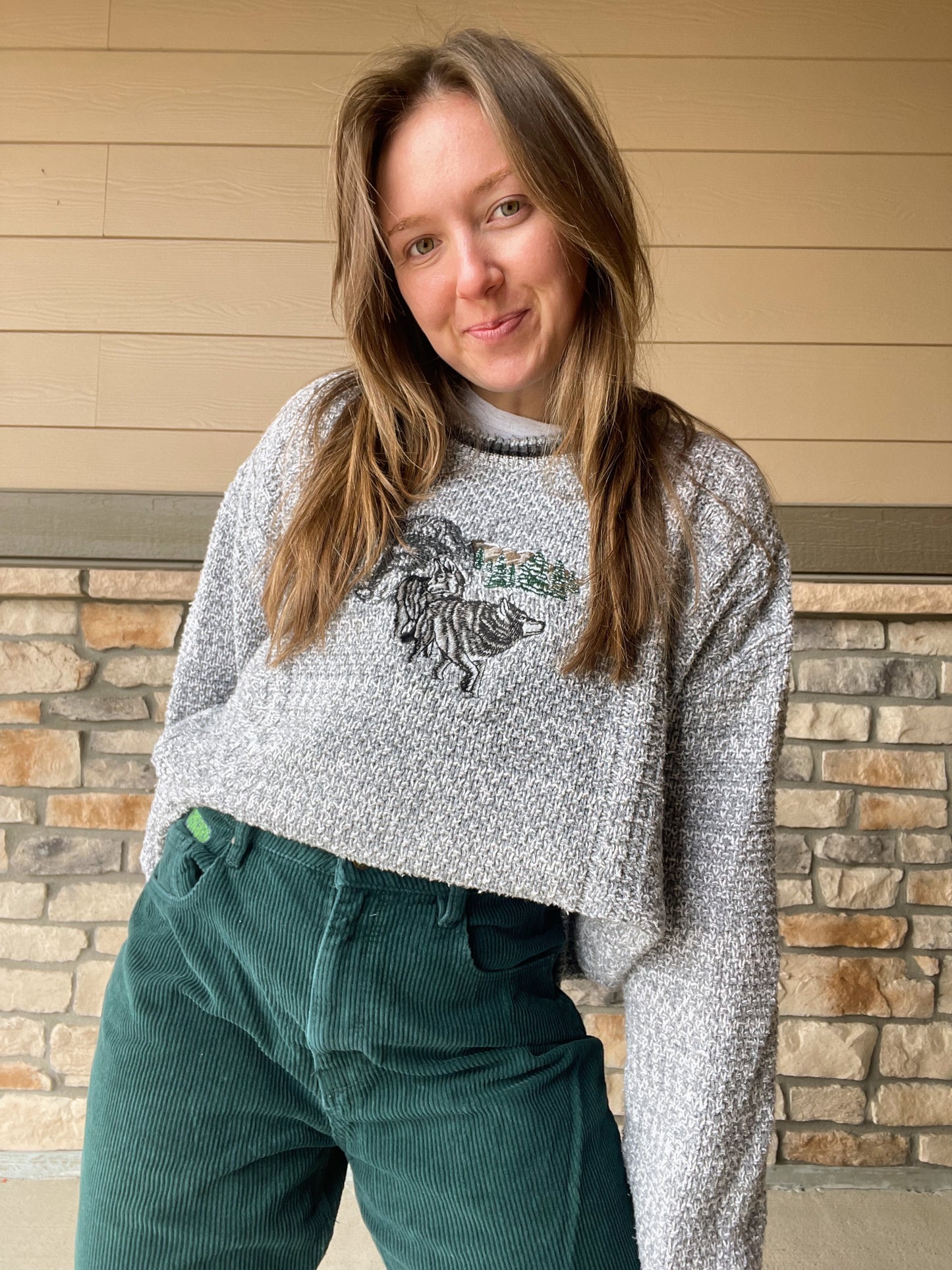 Vintage Embroidered Wolves Sweater (XL)