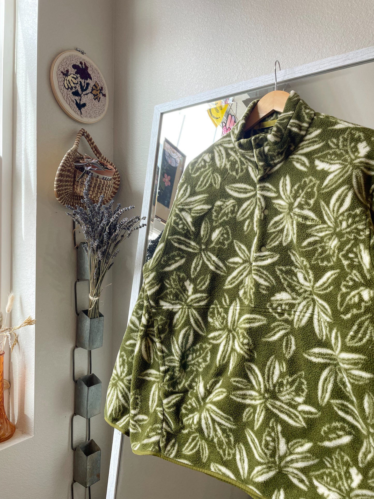 Vintage 90s Patagonia Leaf Print Synchilla (L)
